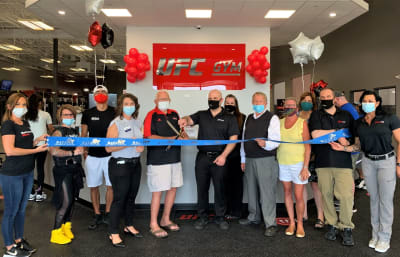 maskribboncutting-w1996-w1879.jpg
