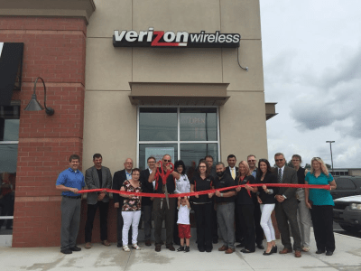 Verizon_Ribbon_cutting.png