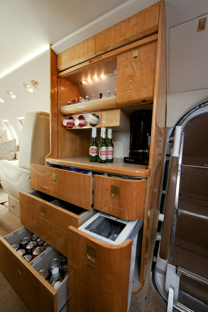 1994 Hawker 800SP S/N 258244 Galley View