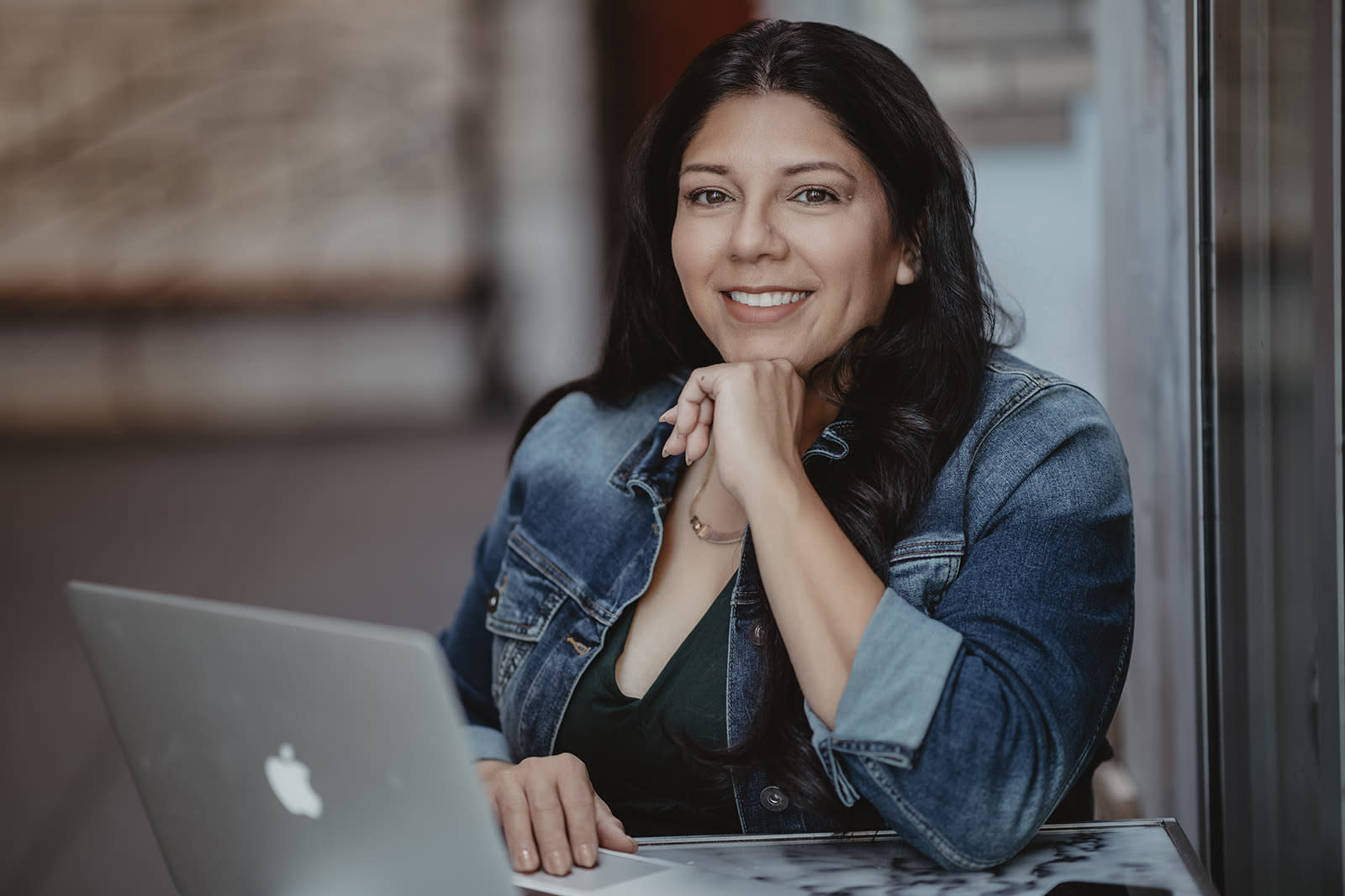 Liz Jimenez Agudelo Holistic Marketing Strategist in Edmonton and Leduc, Alberta for small business owners