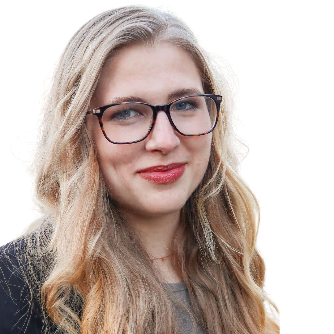Razi Pohlman Headshot