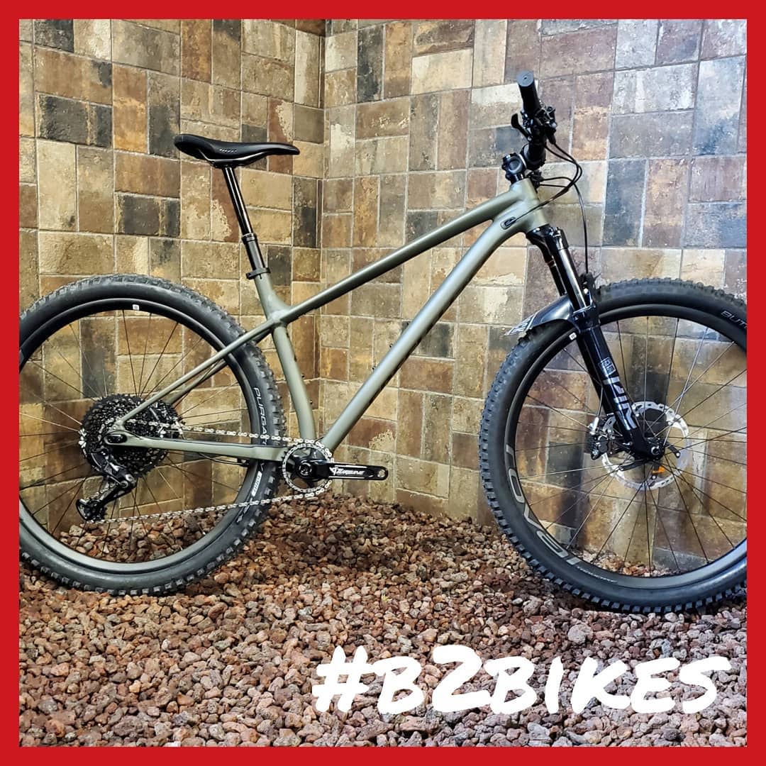 ¤2020 Fuse Aluminum Frame ¤Rock Shox Pike Ultimate ¤SRAM GX Drivetrain ¤RACEFACE Turbine Crank ¤Roval Traverse 29 Aluminum Wh