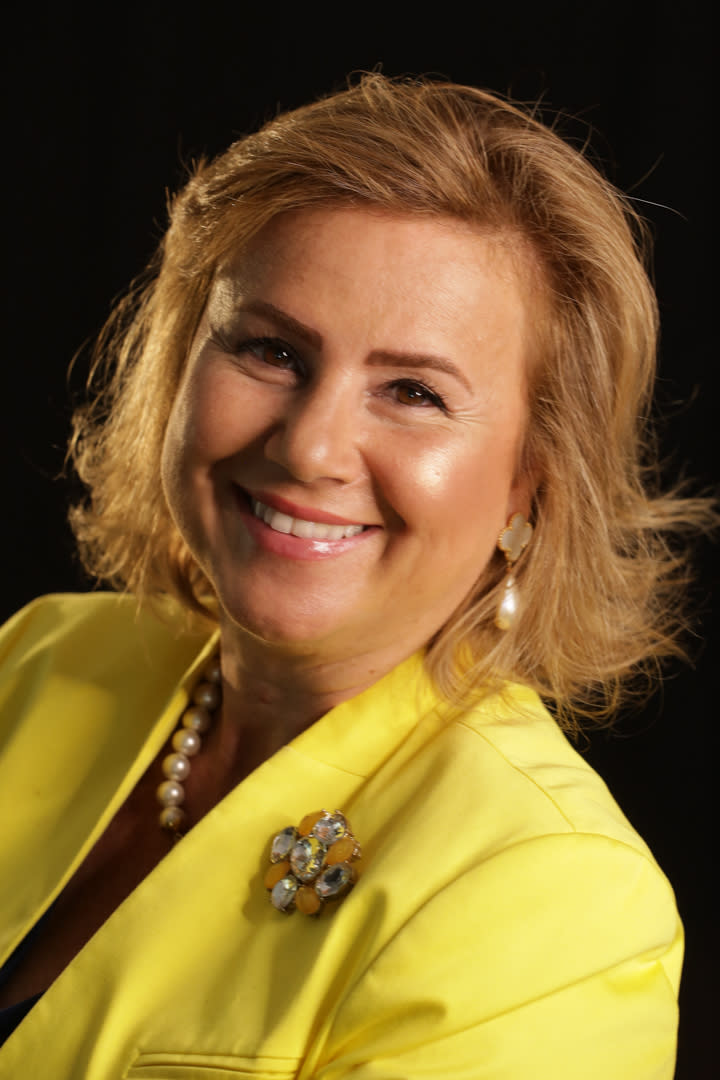 Marcia Farias' profile photograph