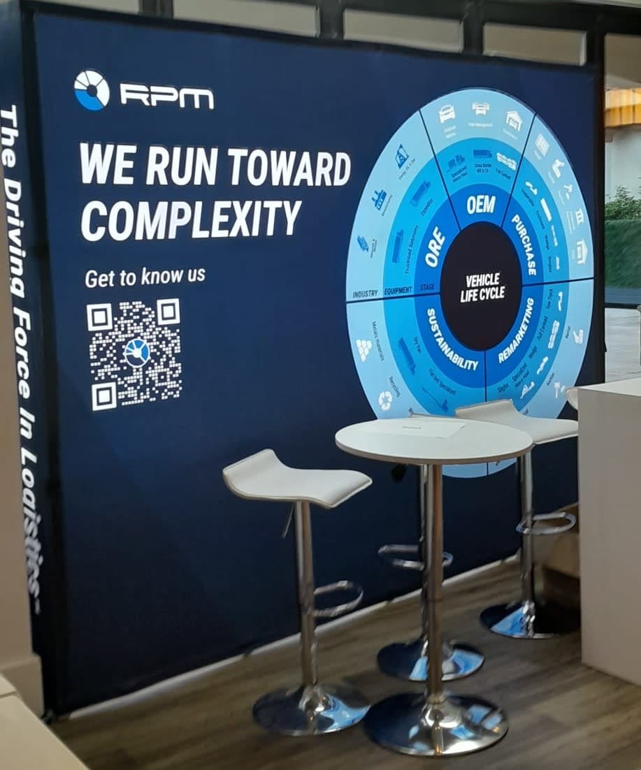 EBISS Inc: illuminated backwall for a conference exhibitor