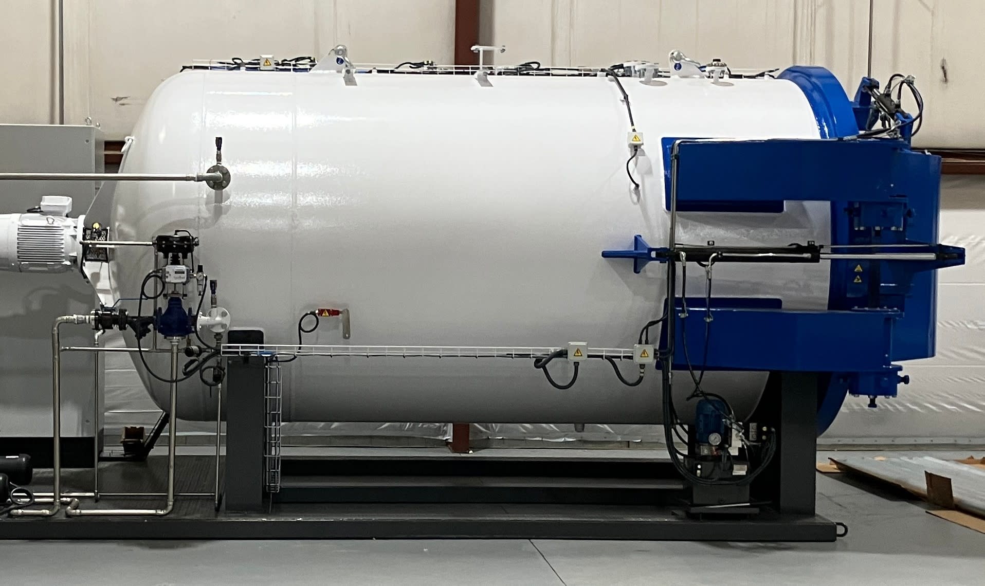 Continental's new pulley lagging facility houses an autoclave