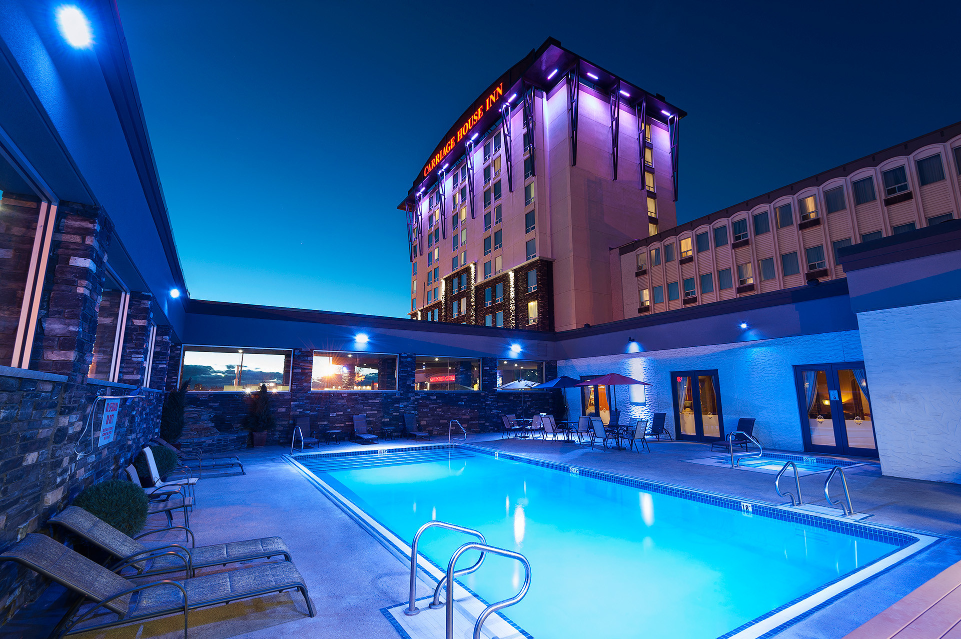 Calgary Outdoor Pool Hotel
