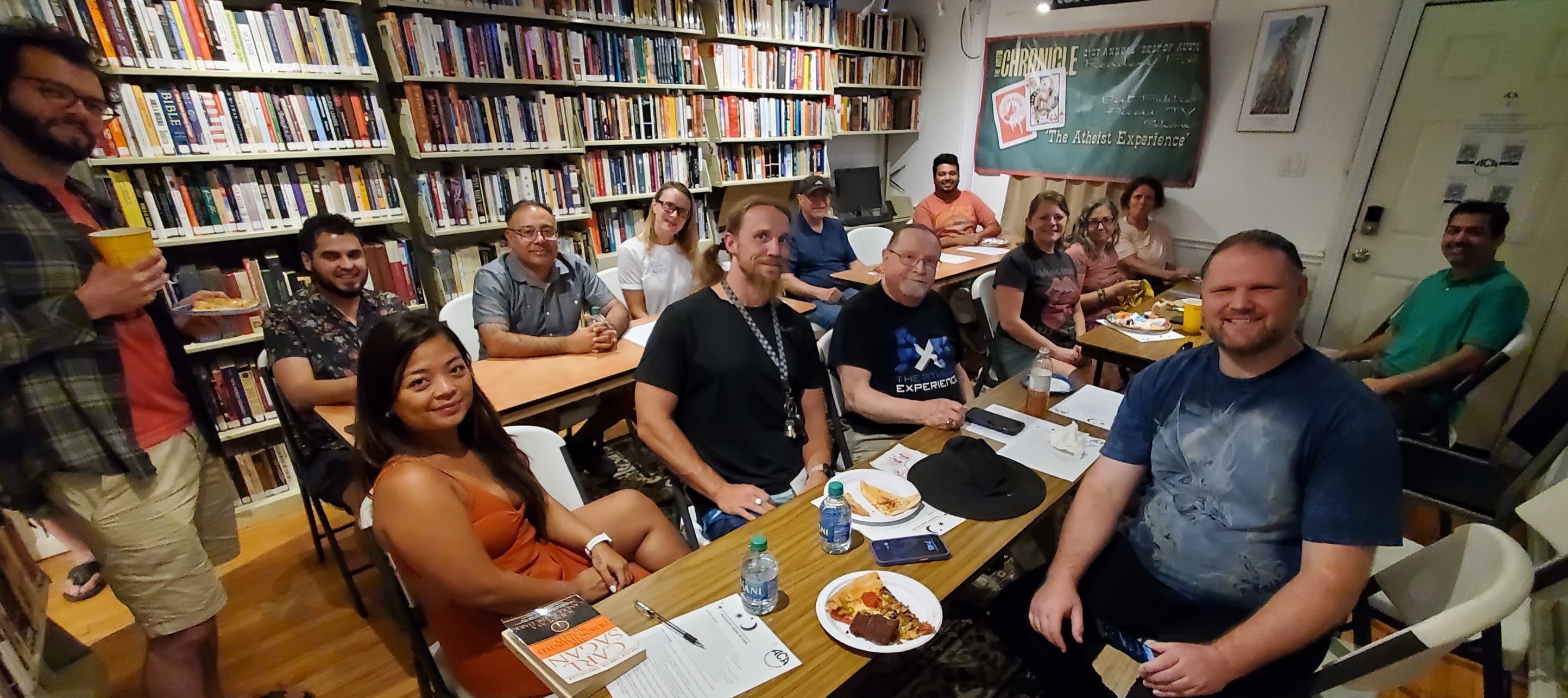 picture of the crowd that attended a Philosophy Under the Stars event at the freethought library.