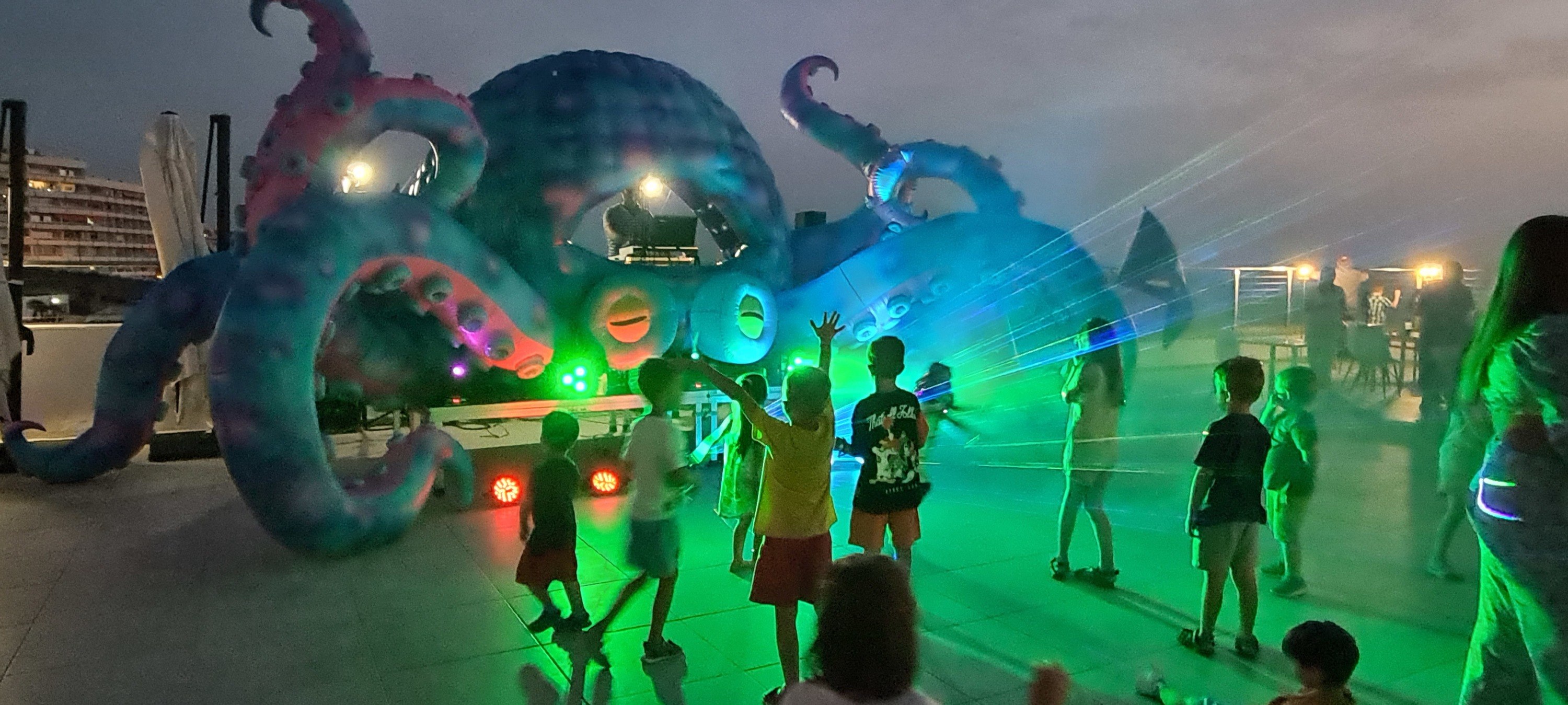 DJ SET DECORATION AND FX EFFECTS