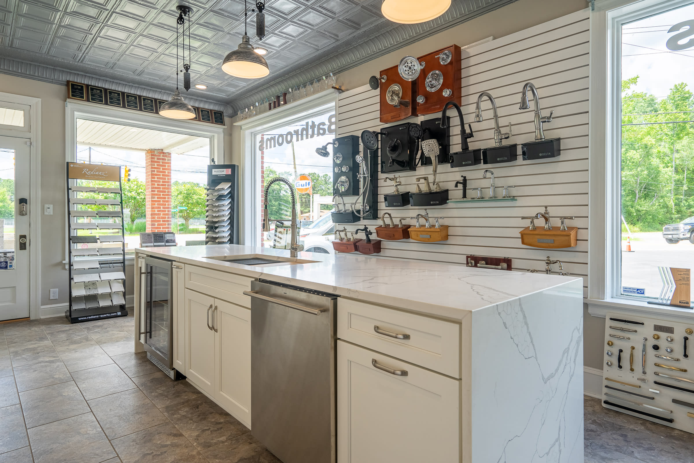 Leo Lantz Construction Showroom