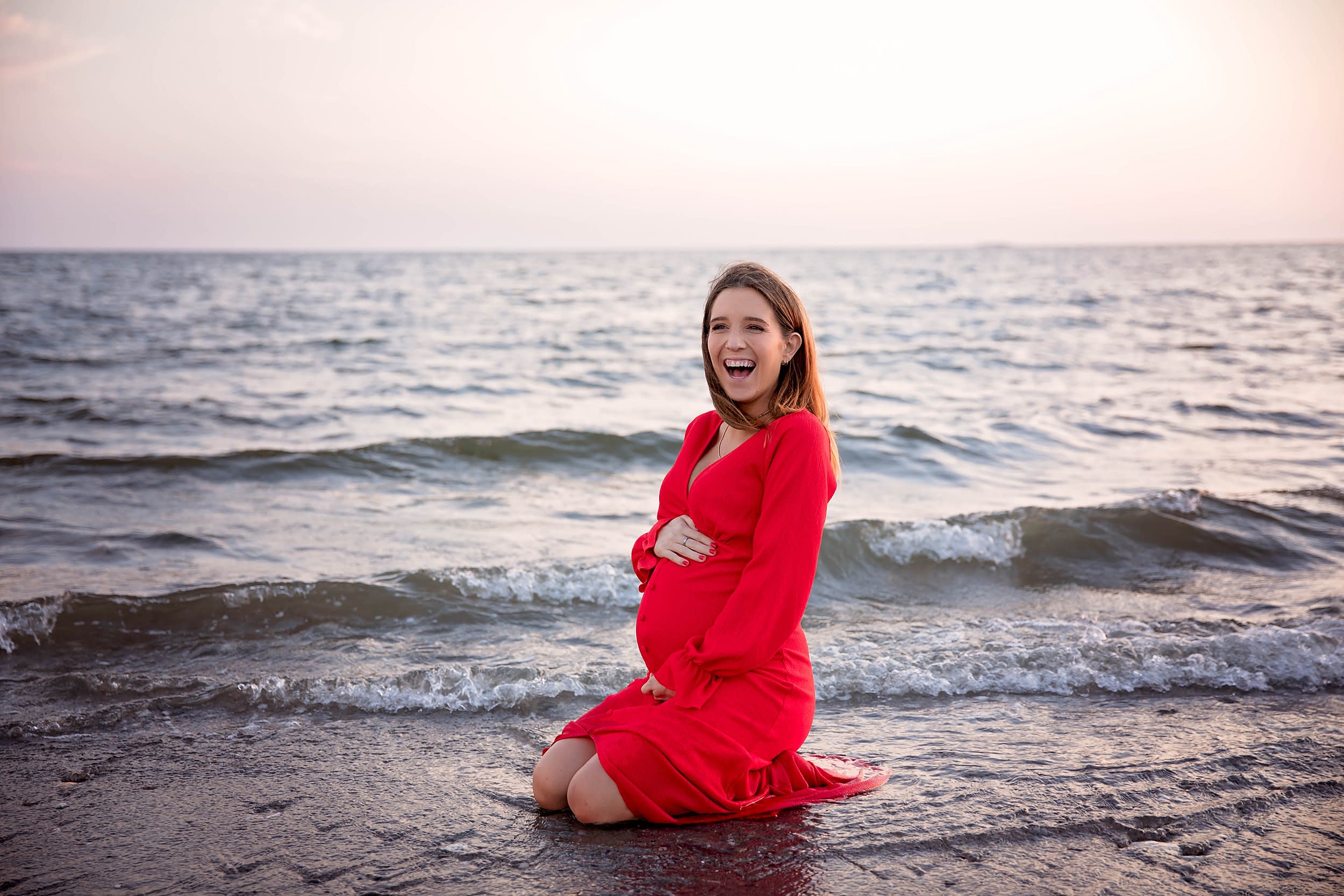 beach maternity photographer in CT