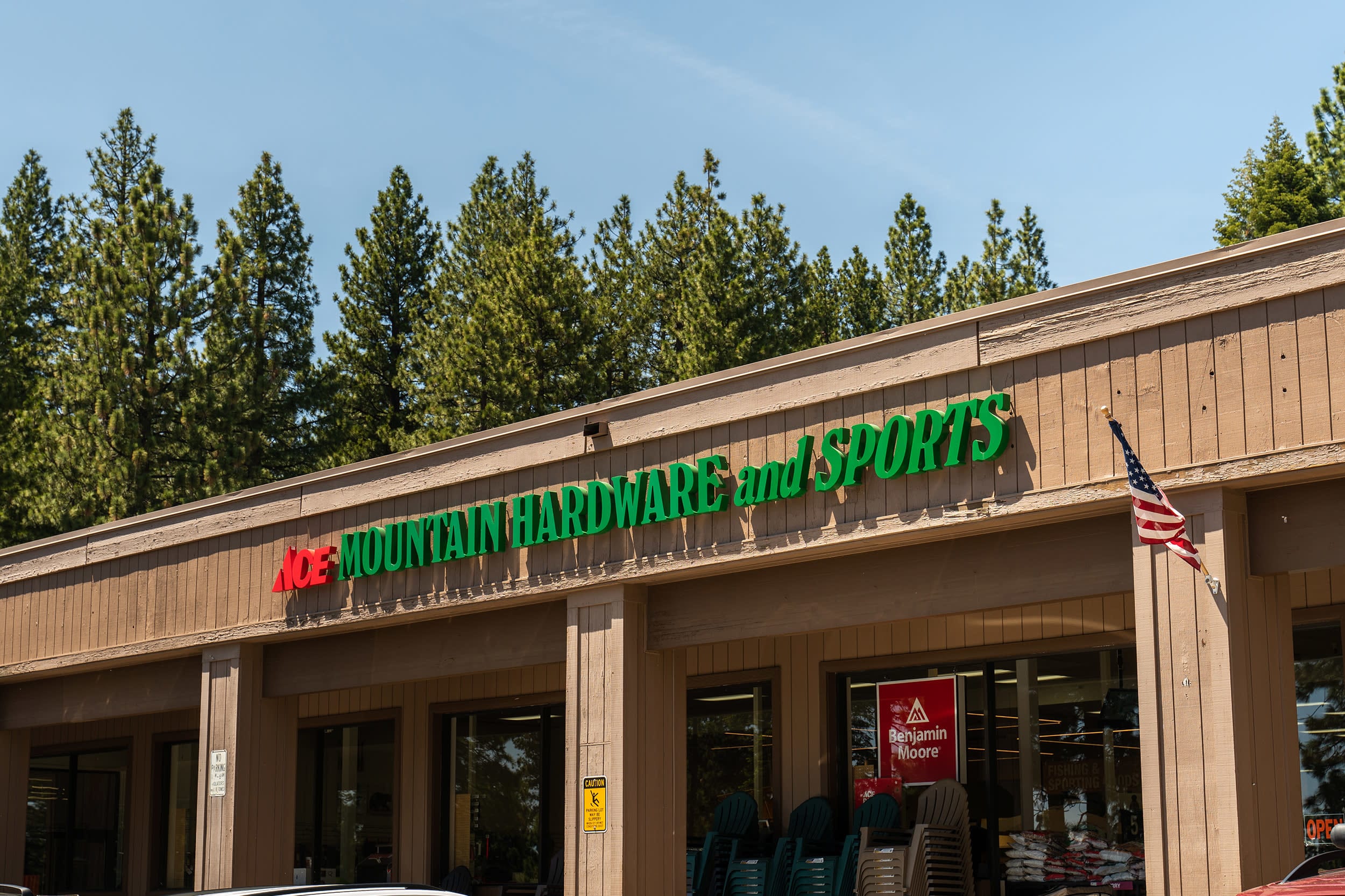 Mountain Hardware and Sports Incline Village Storefront