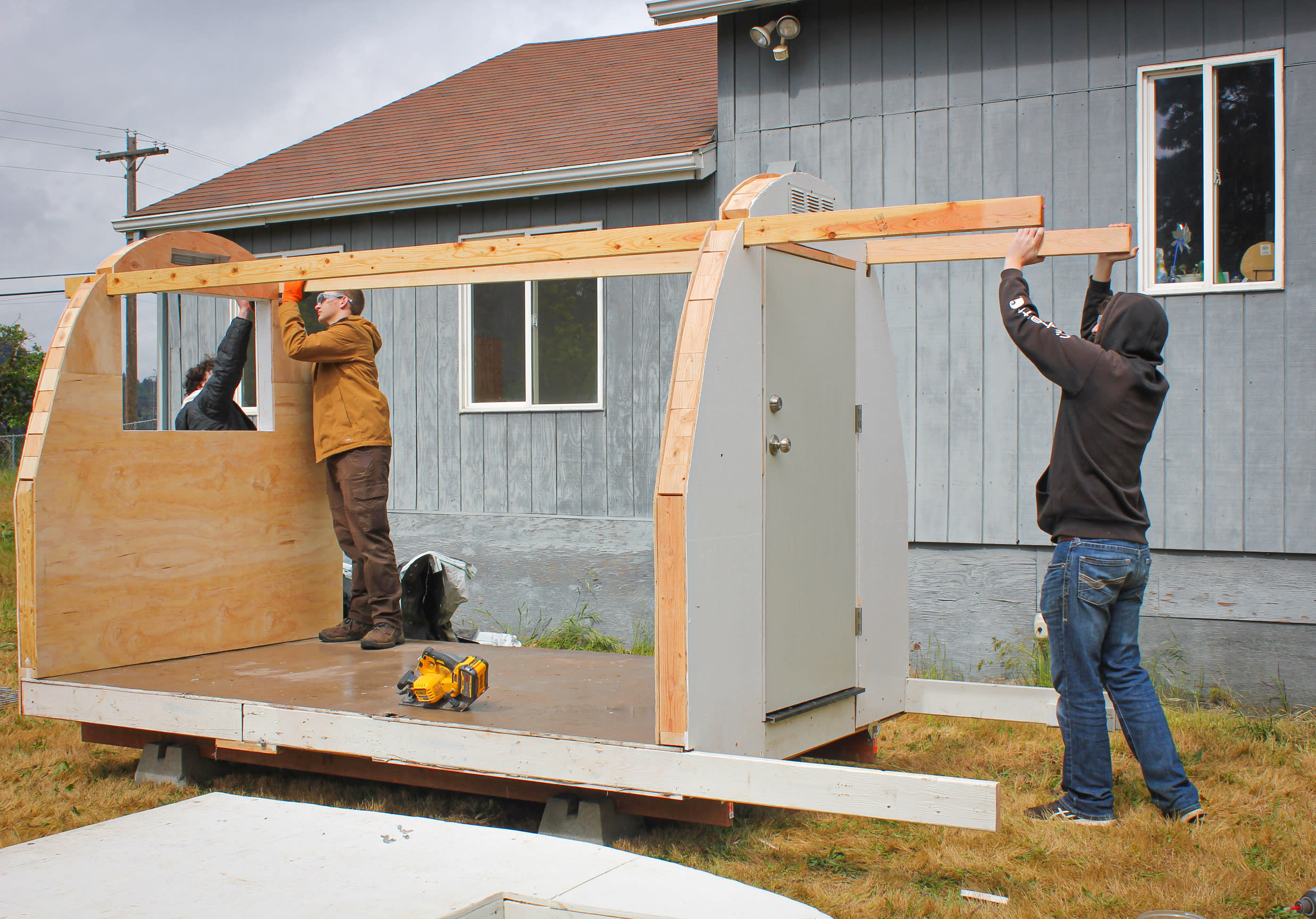 Seasonal shelter, hut, Bingen, Guided Path