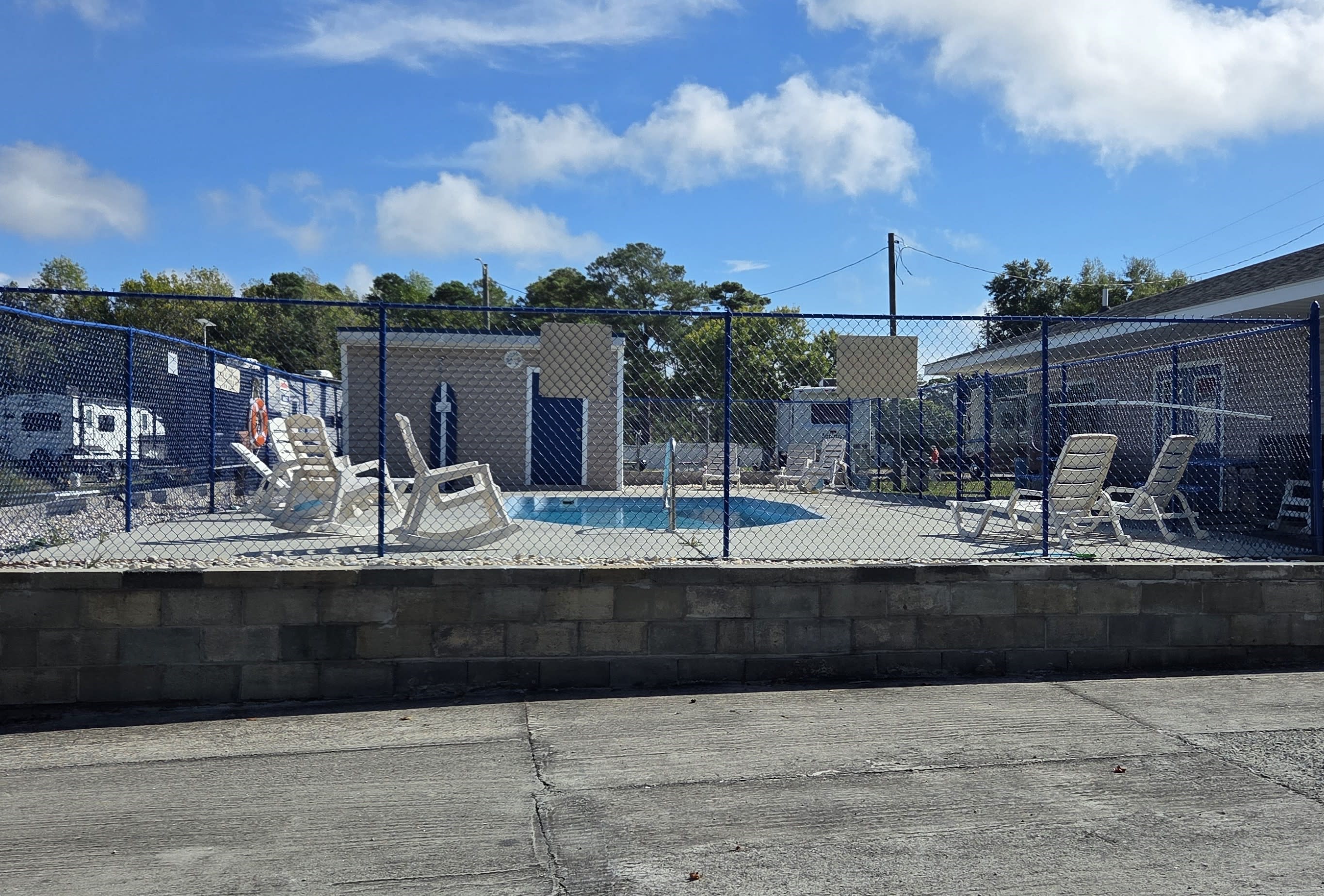 Emerald Isle Rv Park with pool