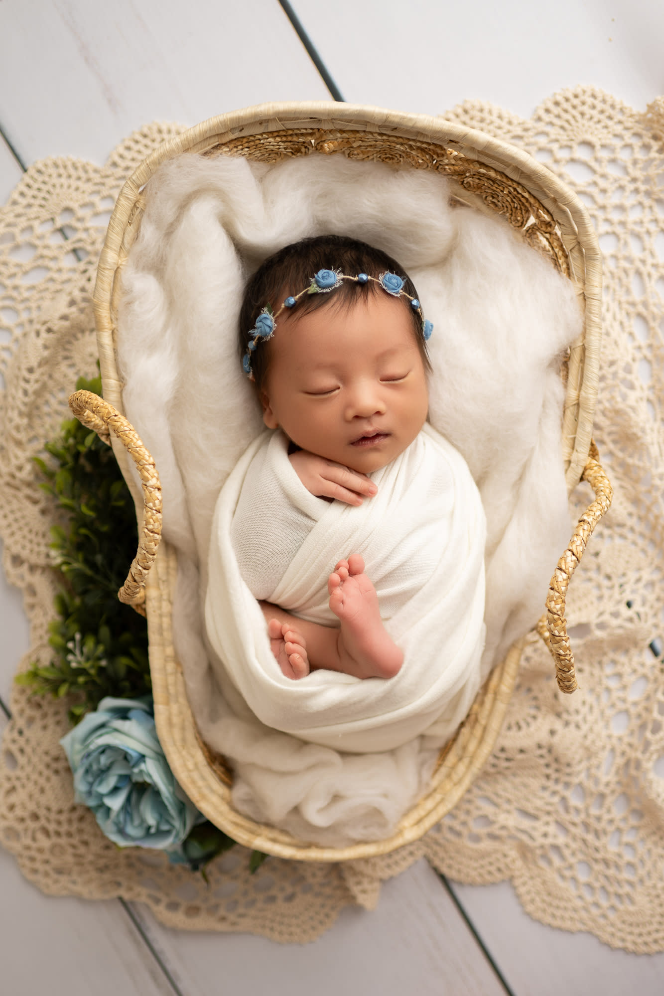 newborn photography, newborn girl photography, natural light photography, timeless newborn photography