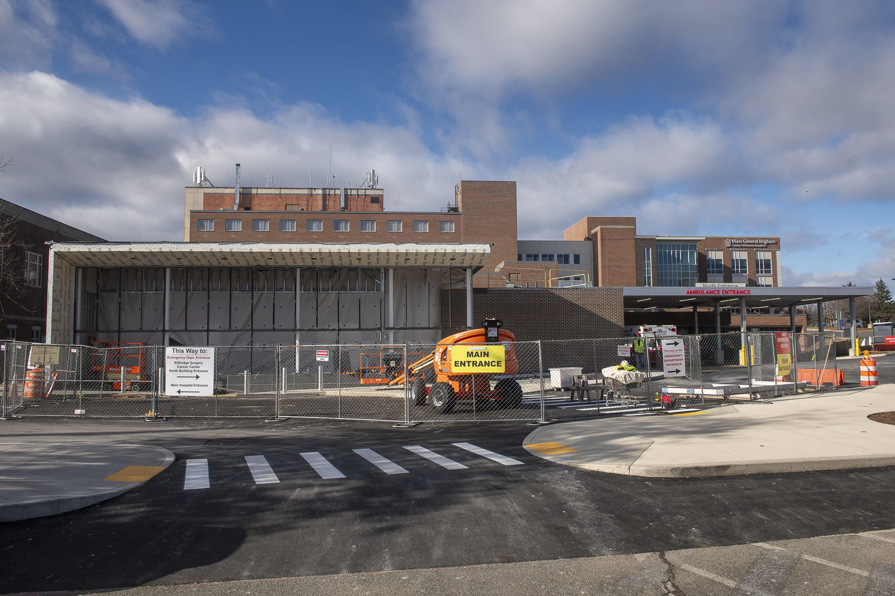 A photo showing the ongoing construction at the hospital.