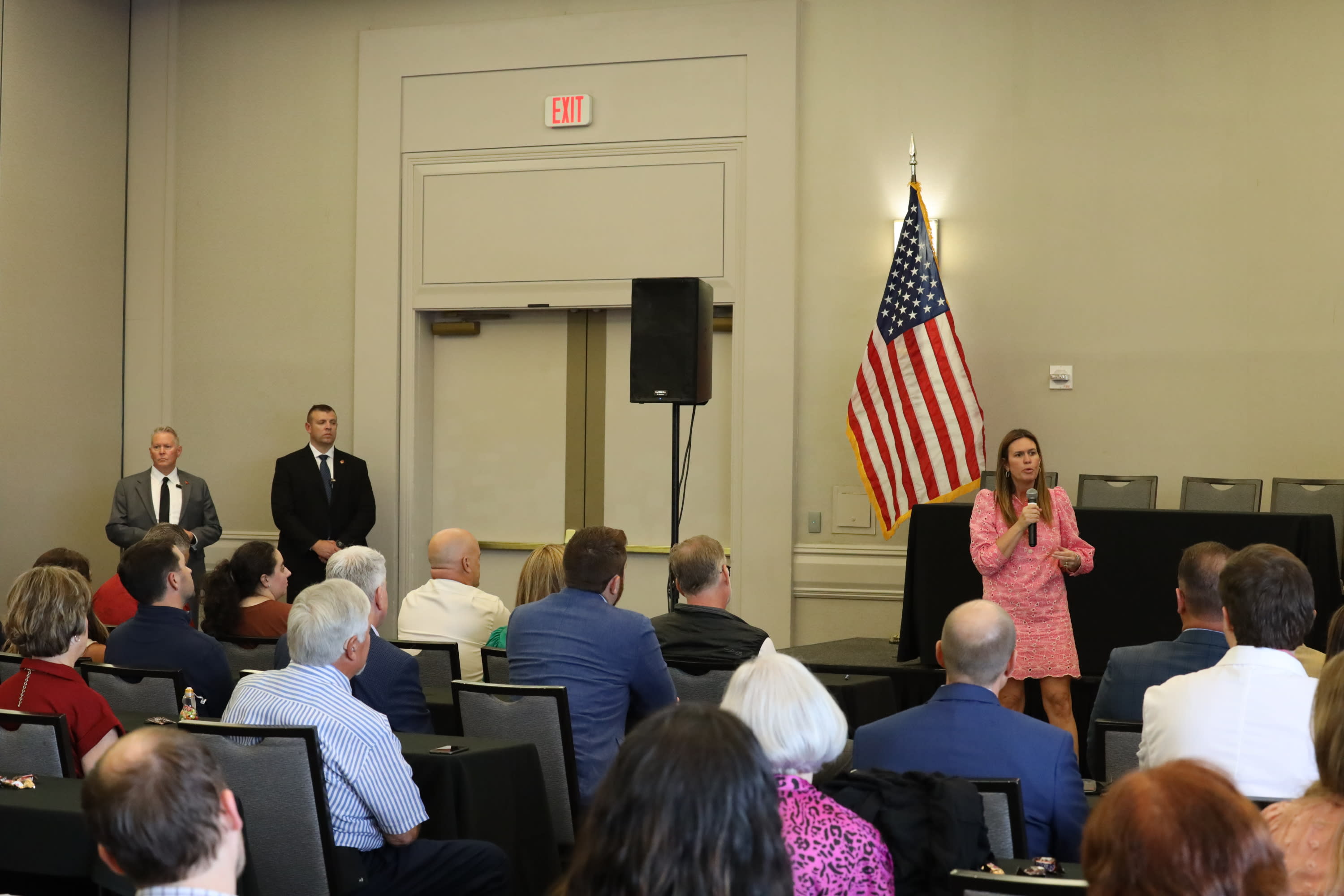 Gov. Sanders addresses pharmacy professionals at the 2025 Convention