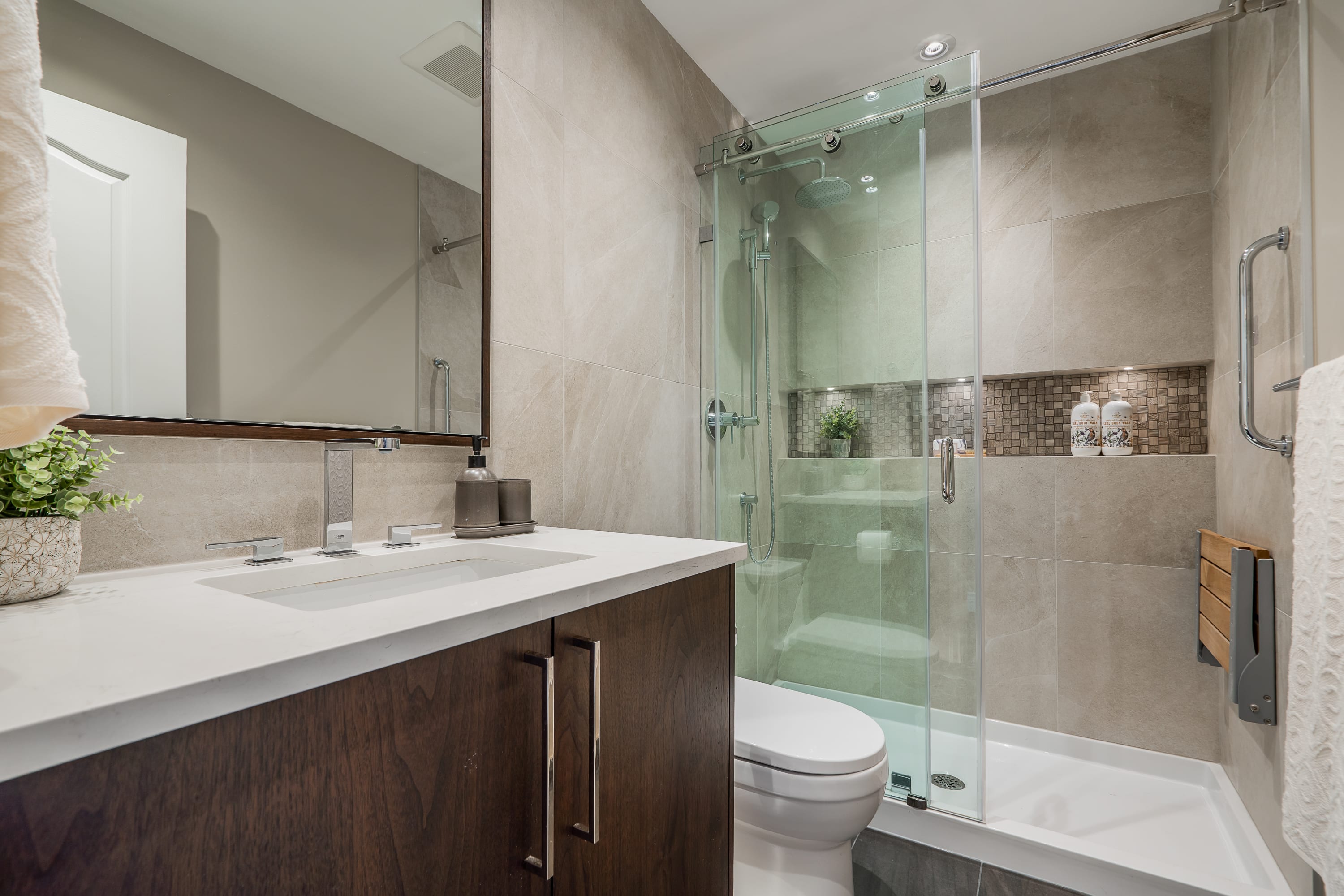 Bathroom-Renovation-Burnaby-By-Enzo-Design-Build-Inc