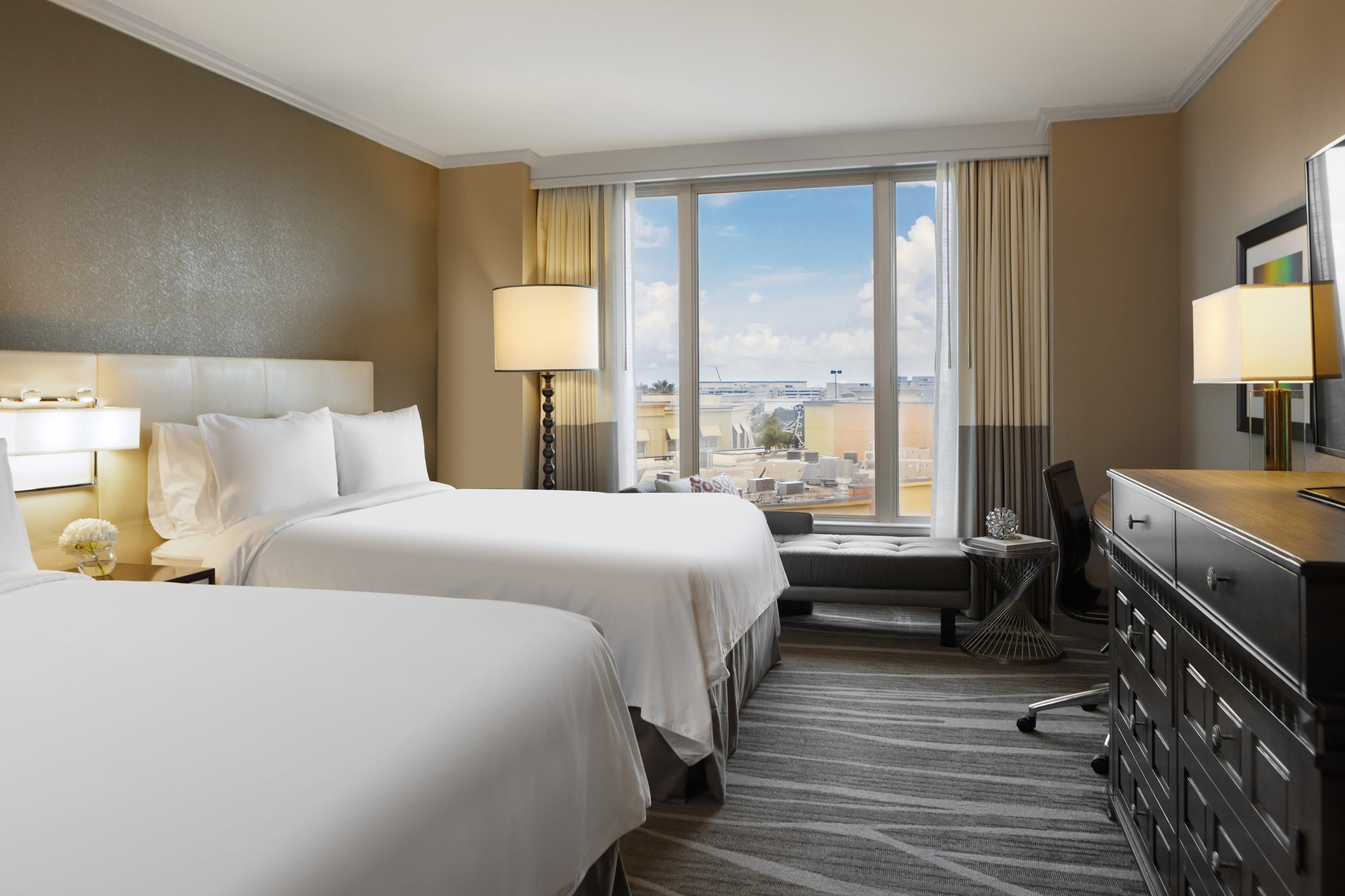 Queen Queen Guest Room