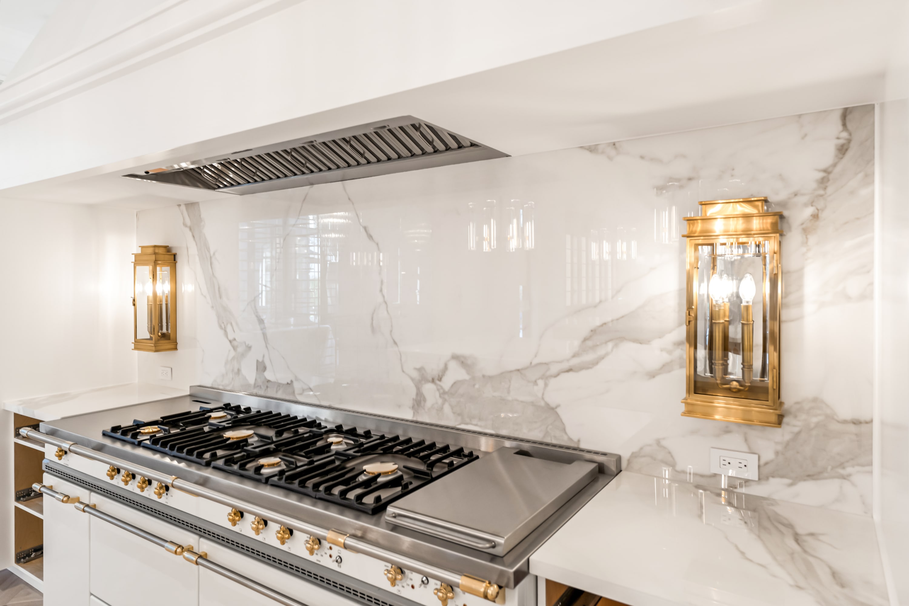 Full Porcelain Backsplash