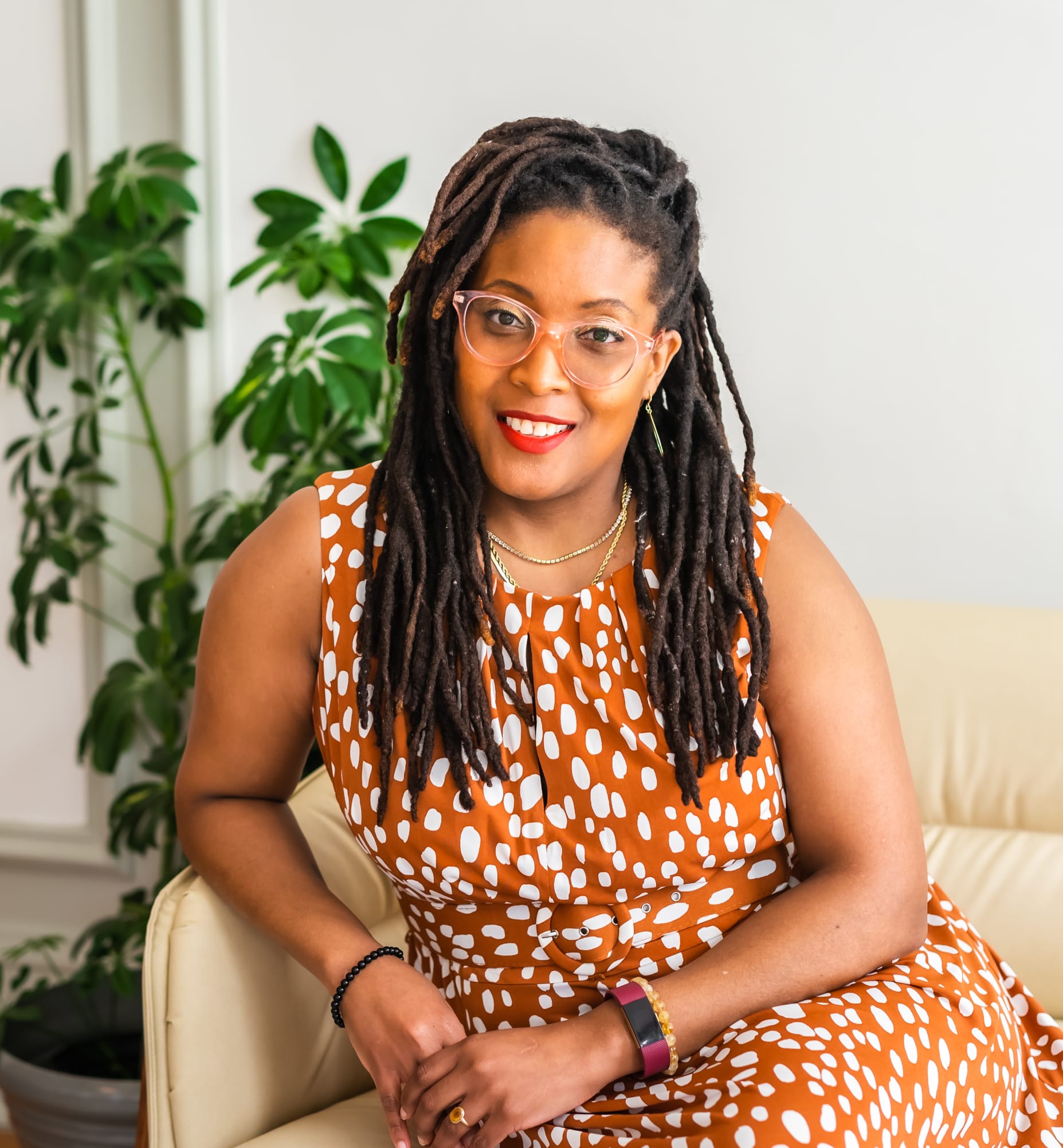 Headshot of Ashleigh Lindsay