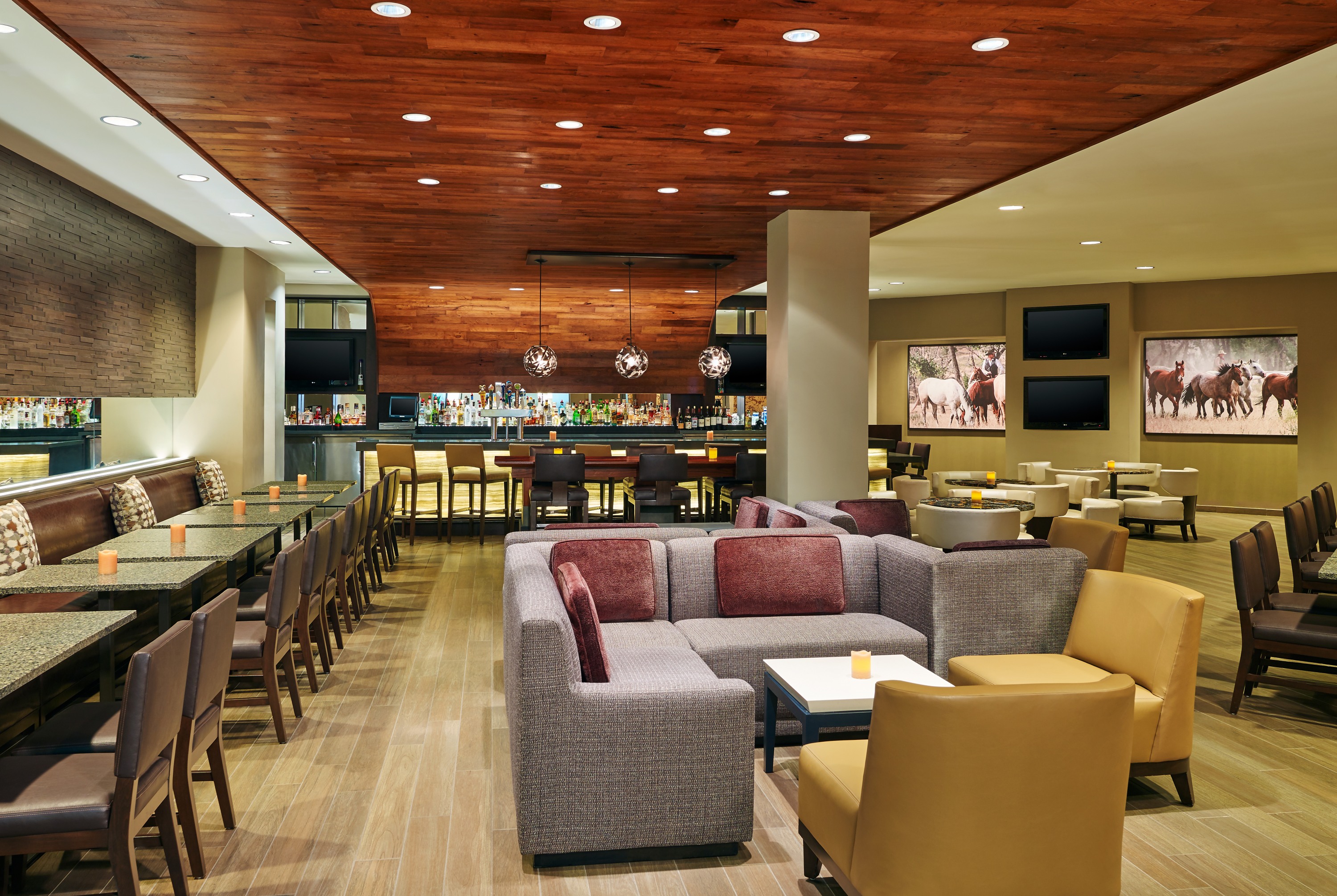 Bar & Grill