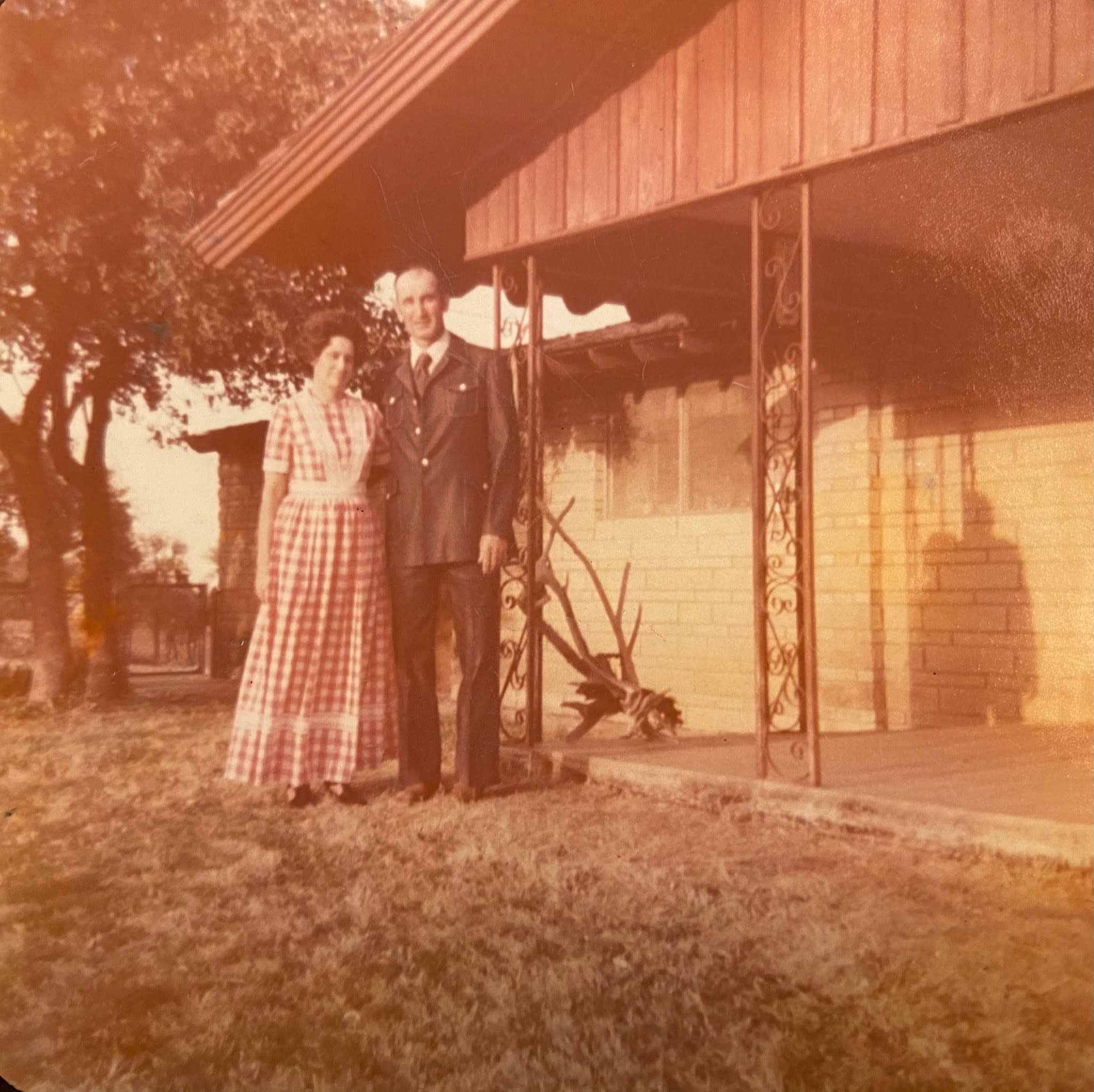 Old picture of man and woman