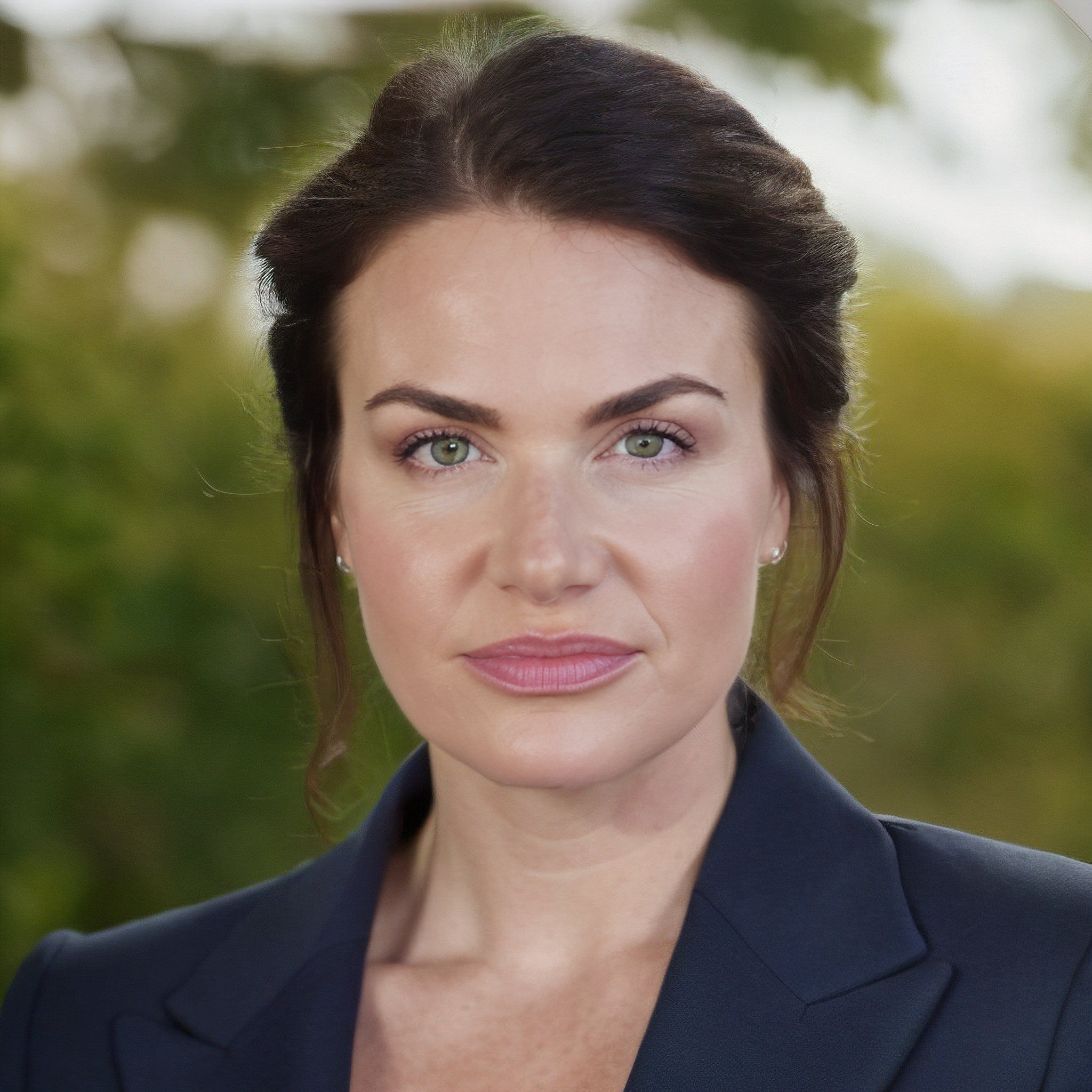 Andi Robinson Headshot