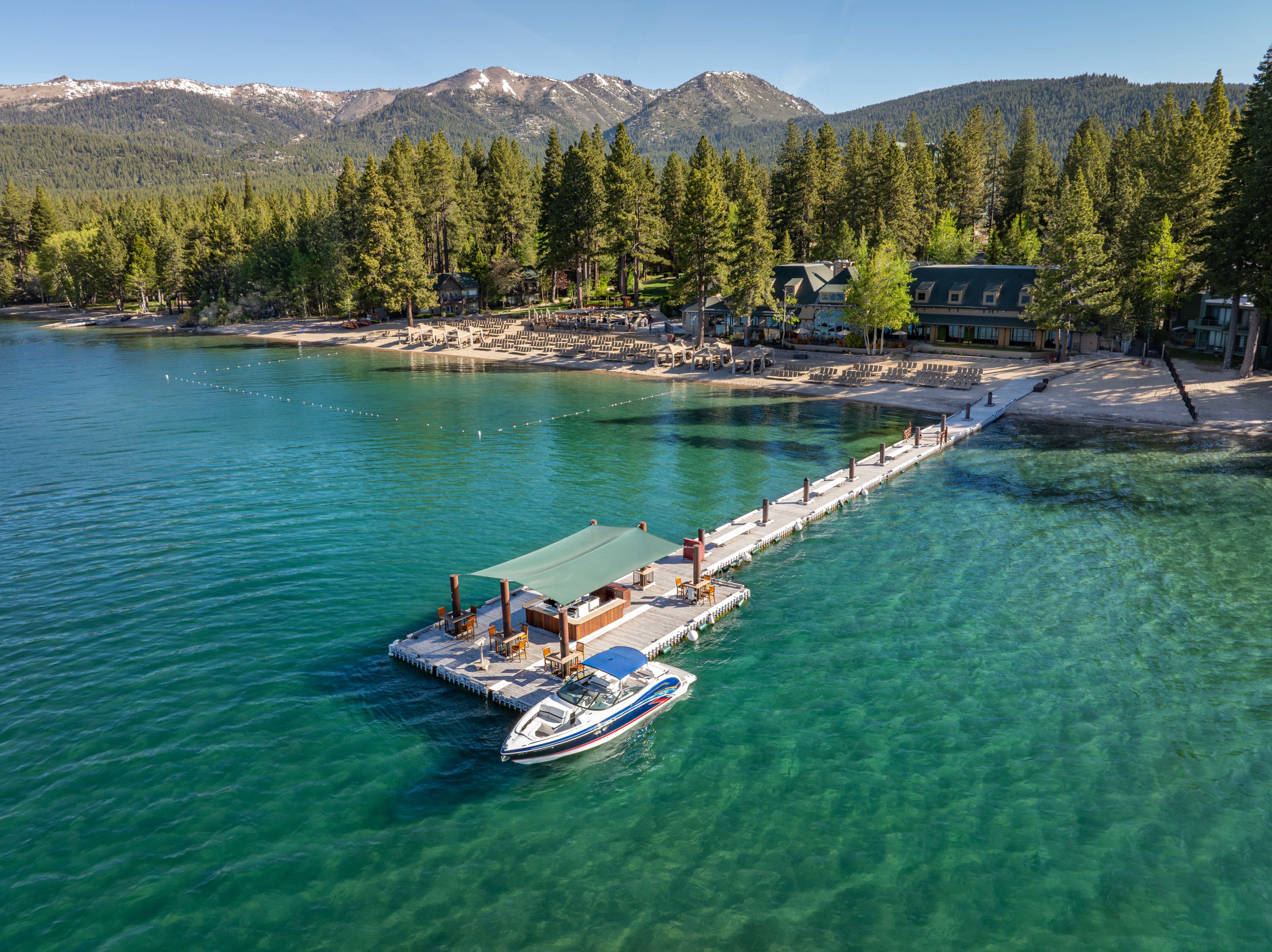 Hyatt Regency Lake Tahoe Resort Hotel | Pier Bar Summer