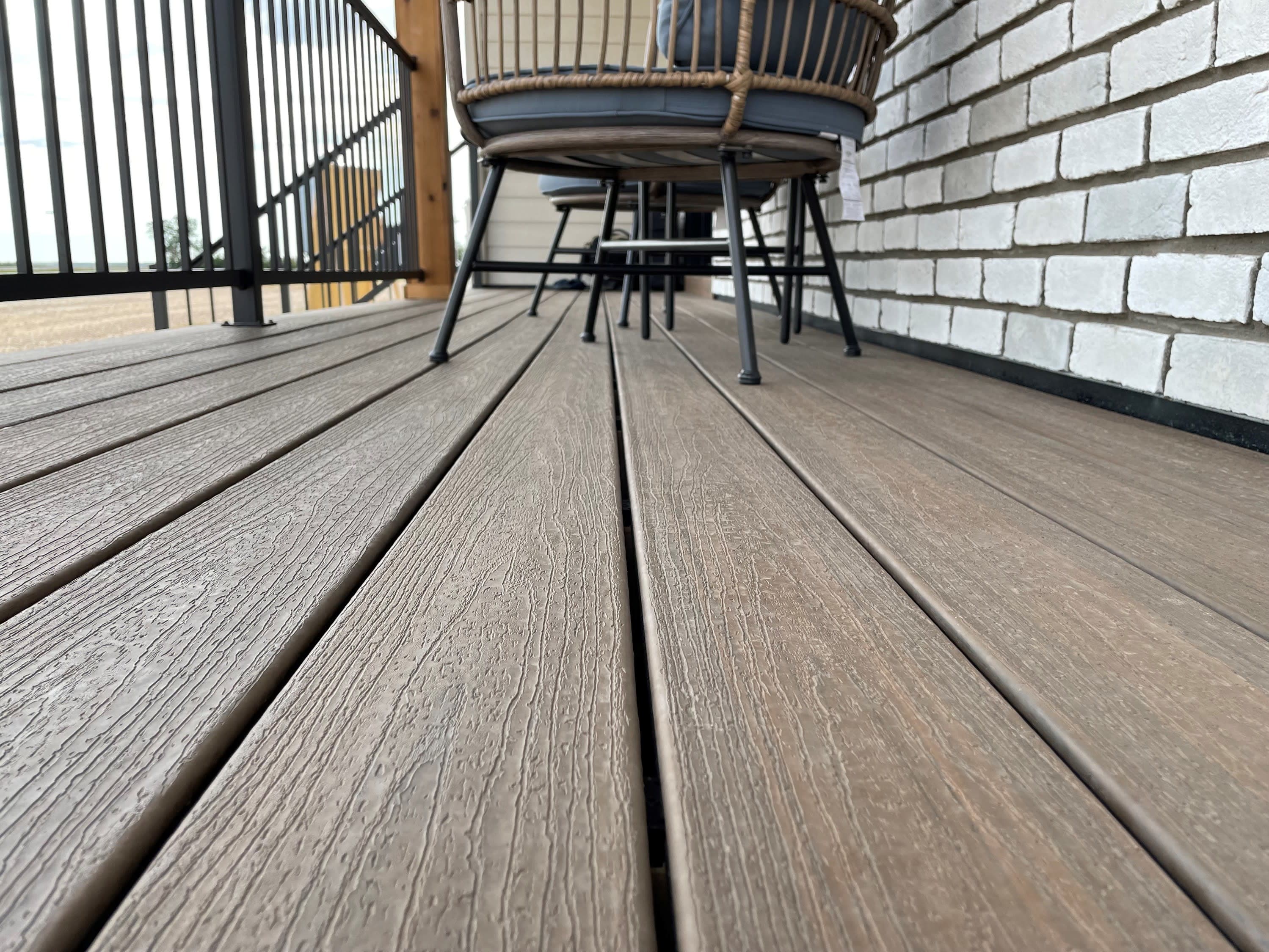 Porch with Composite Decking and Aluminum Railing