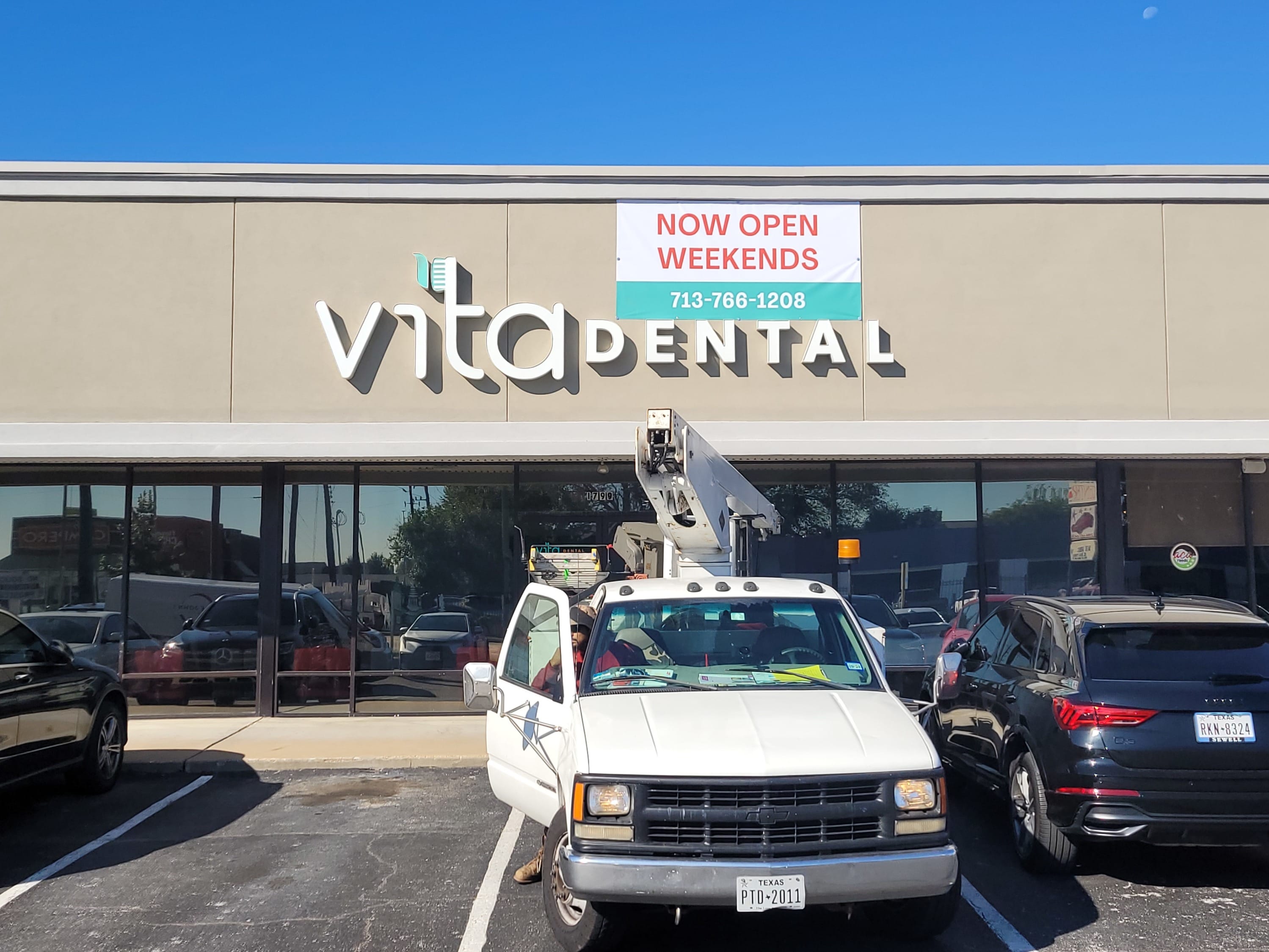 Channel Letters and Banners