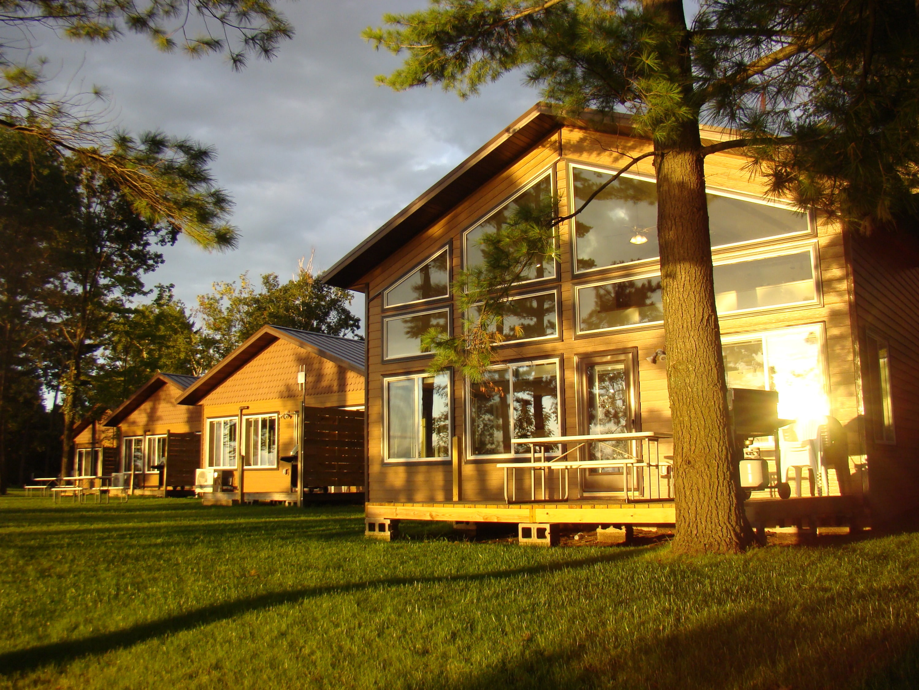 Gull Lake Affordable Cabin Rentals Pools