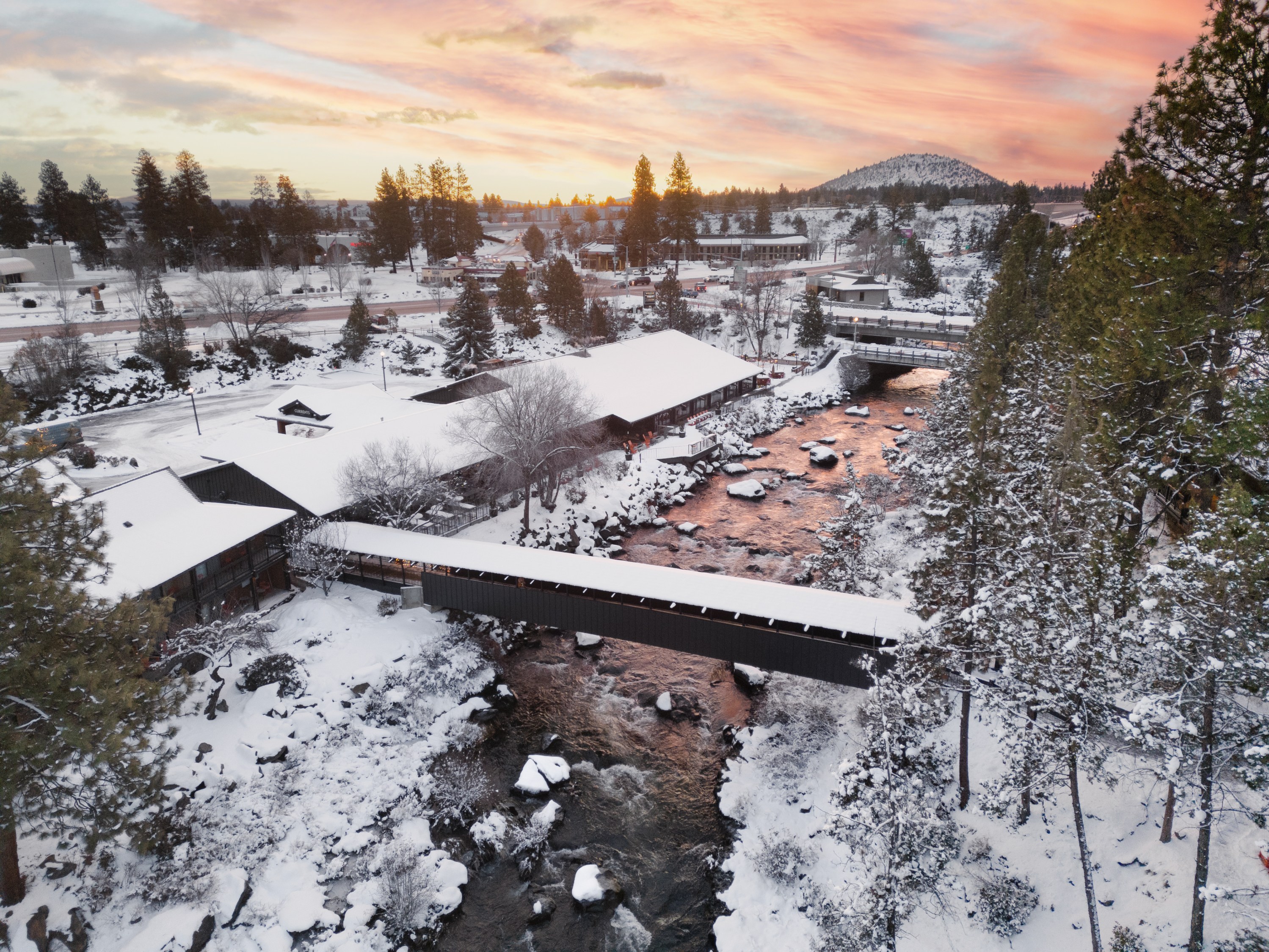 riverhouse, deschutes river, bend, oregon, central oregon