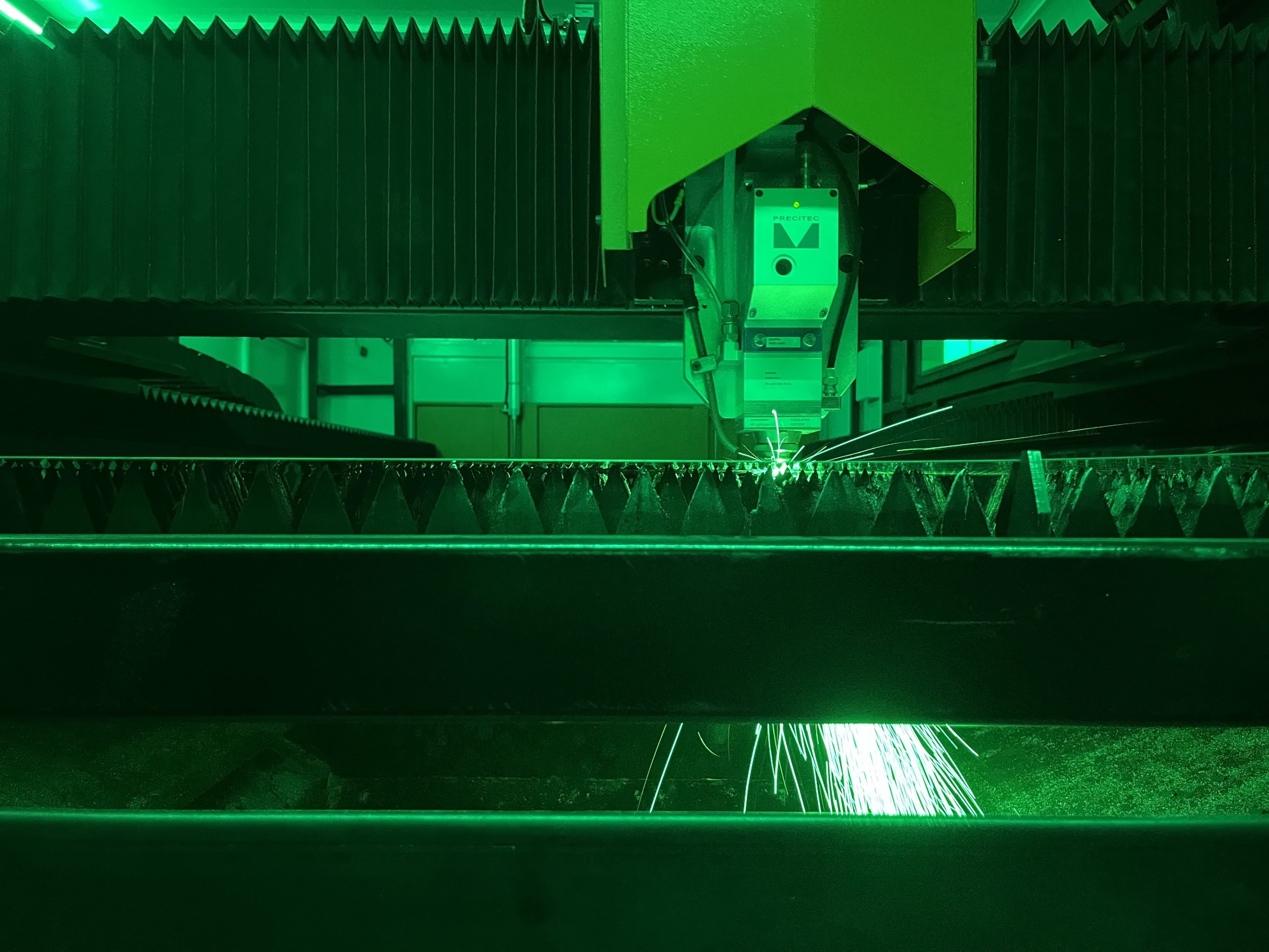 Fiber Laser Cutter