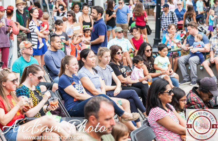 crowd at Clarendon Day