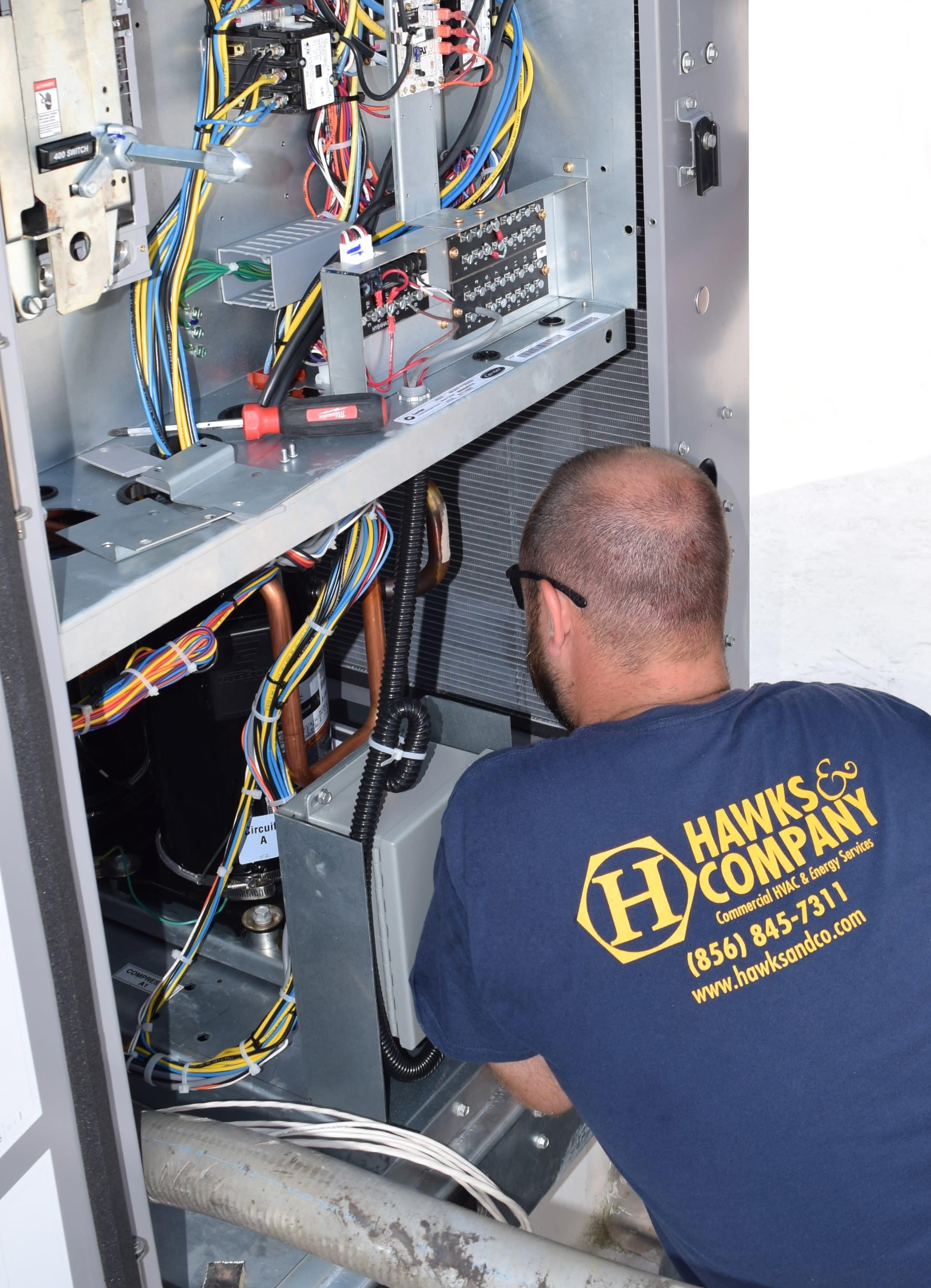 HVAC tech, roof top unit, hvac, hvac controls