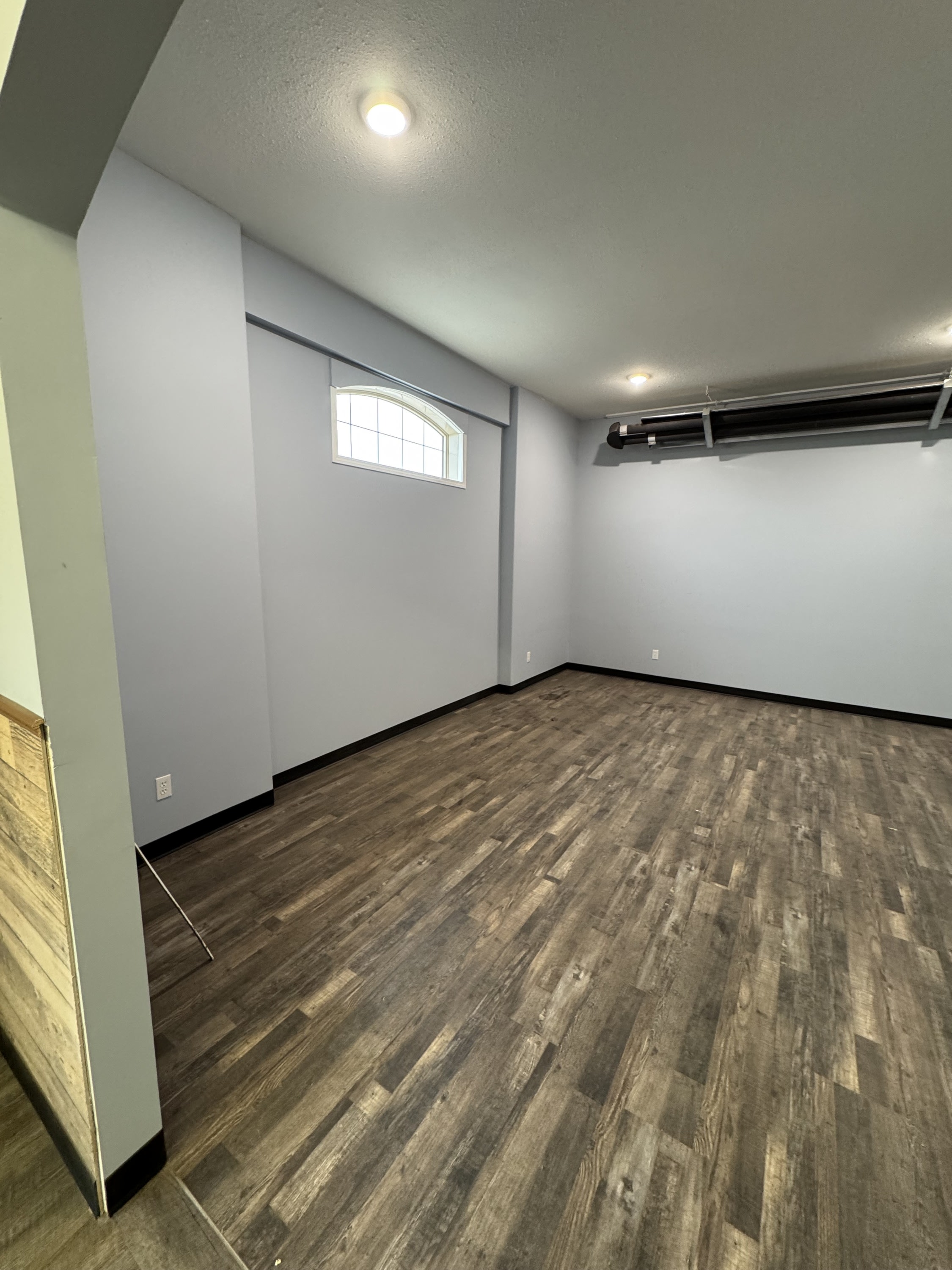 Business space for rent in Brooks Alberta