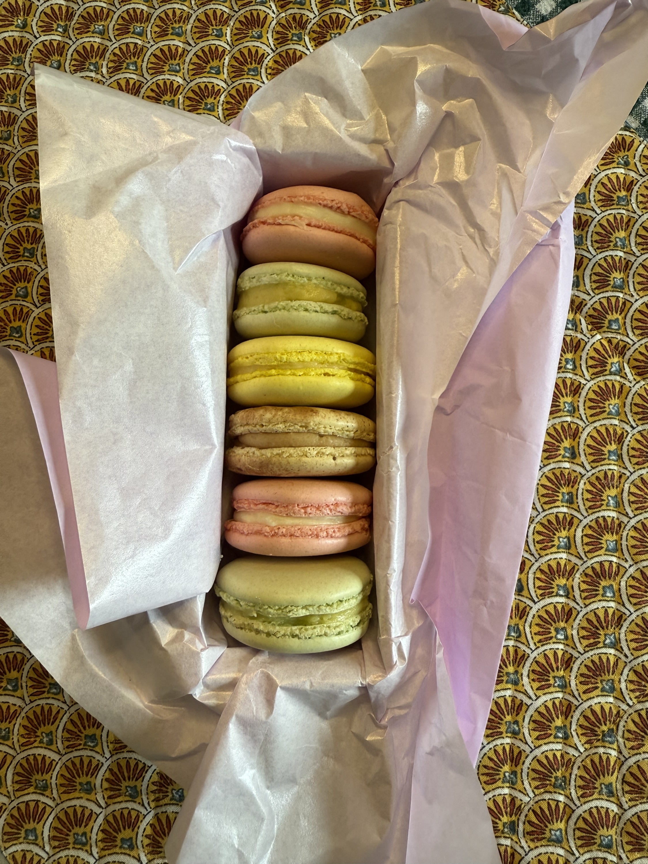 Macarons with Box