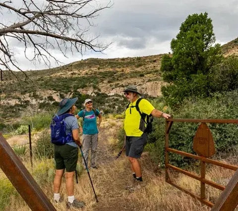 New Frontiers members on a hiking outing. Photo by Marie-France Ganansia.