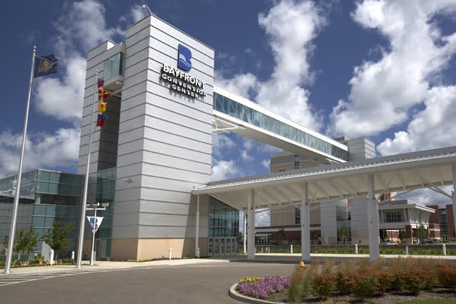 Exterior Photo Bayfront Convention Center with Skybridge to Sheraton Hotel