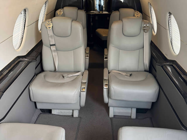 2000 Beechjet 400A S/N RK-297 - Cabin View