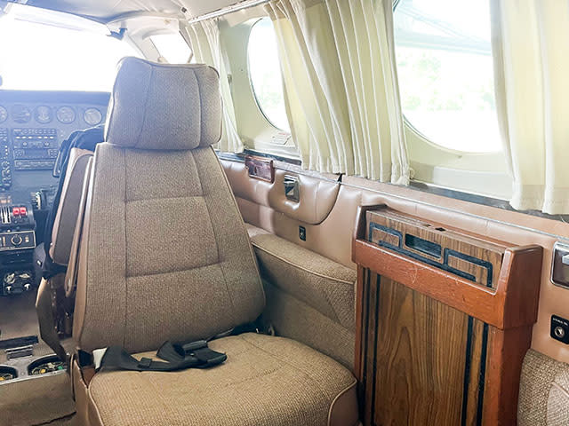 Cessna 340A S/N 340A-0415 Cabin View #3