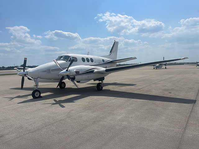 KING AIR E90 S/N LW-176 exterior photo