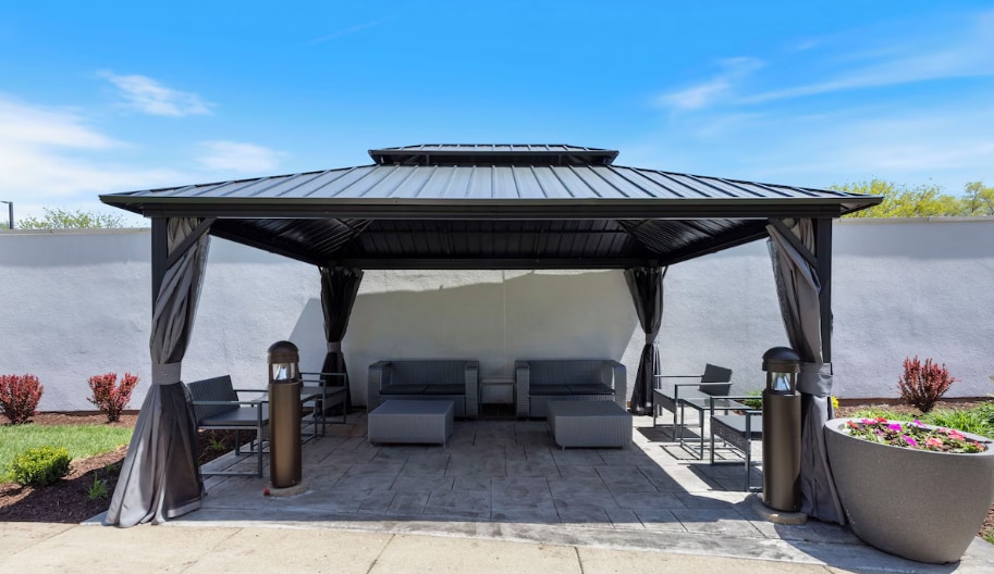 Best Western Plus Courtyard Gazebo