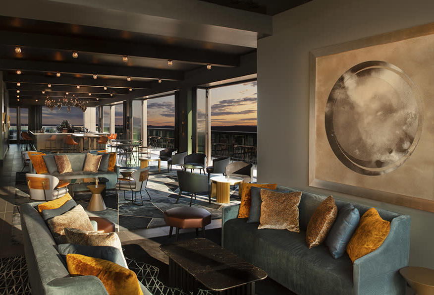 lou/na Rooftop Bar