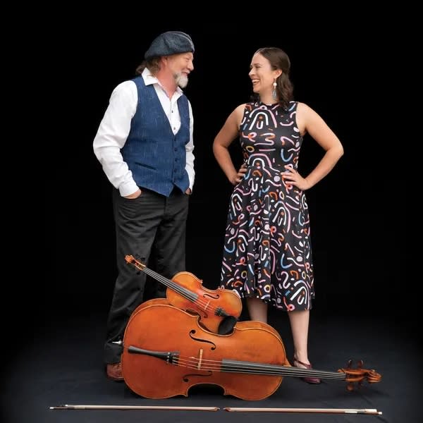 Alasdair Fraser and Natalie Haas, with violin and cello