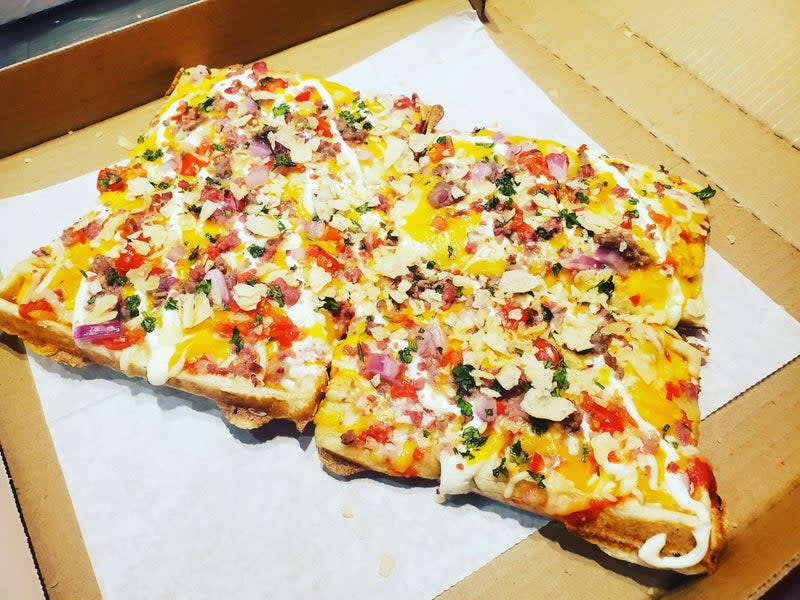 Waffle pizza