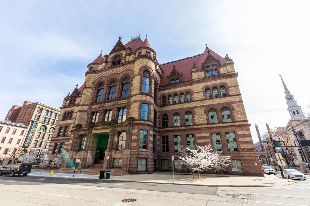 Cincinnati City Hall- Biz Journals