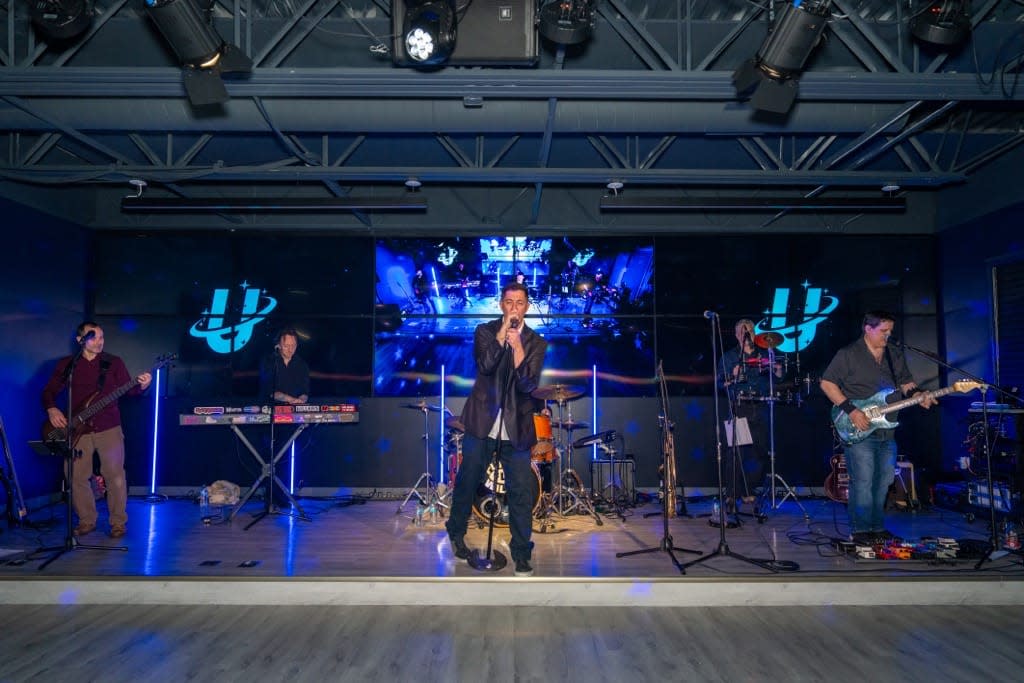 Flip Like Wilson on stage at Uplink KOP