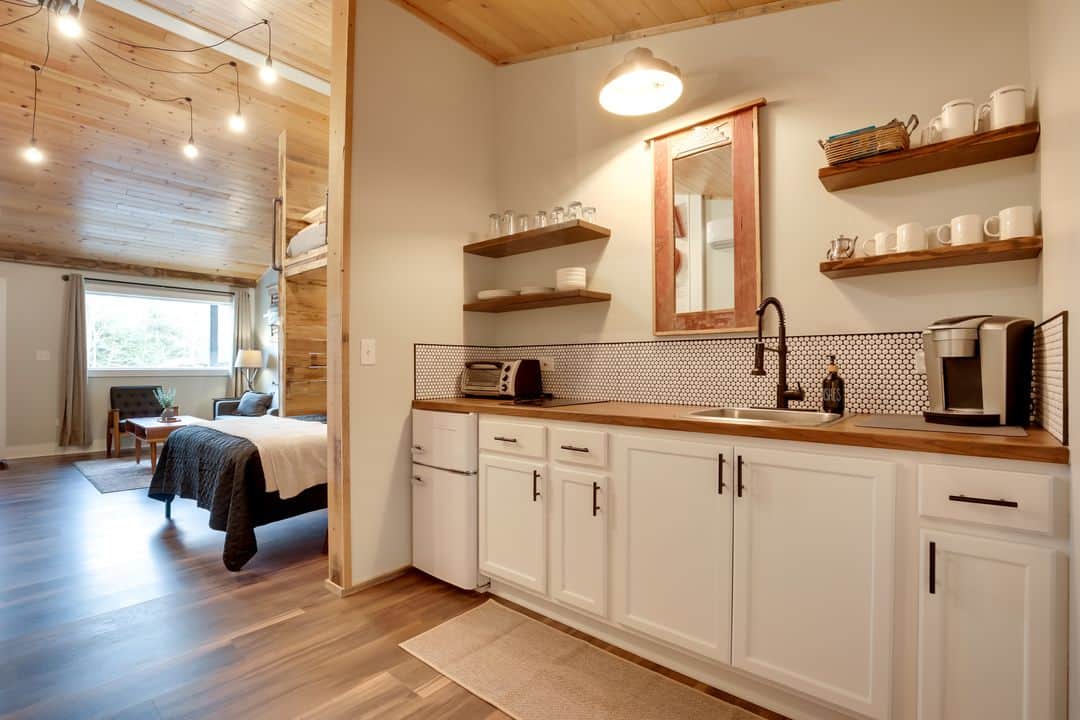 Fully Stocked Kitchenette