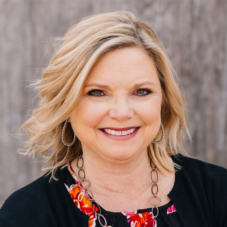 Kelly Arnold APR